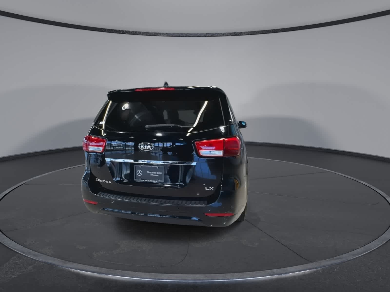 Thumbnail: 2015 Kia Sedona - 10