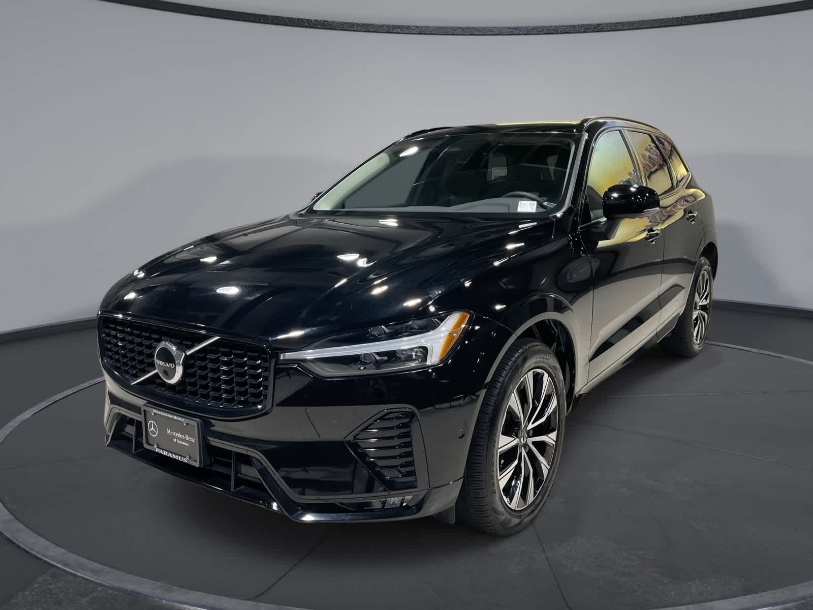 Thumbnail: 2023 Volvo XC60 - 1