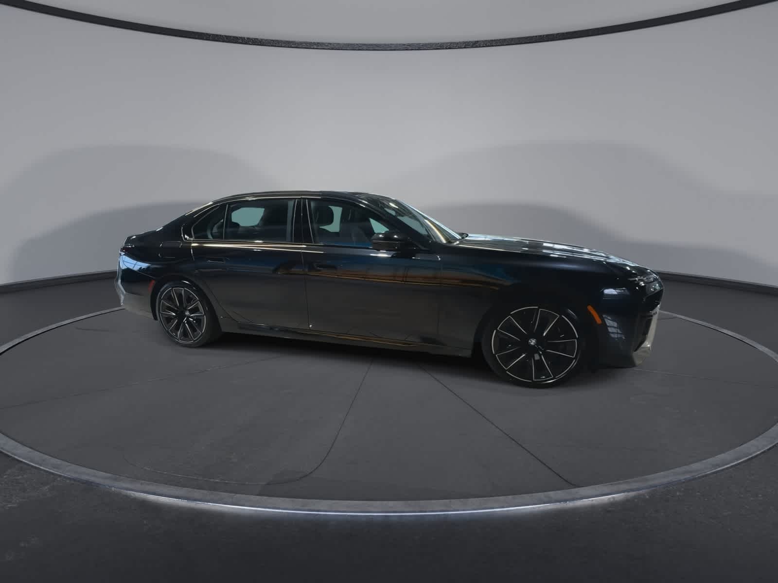 Thumbnail: 2023 BMW 7 Series - 13