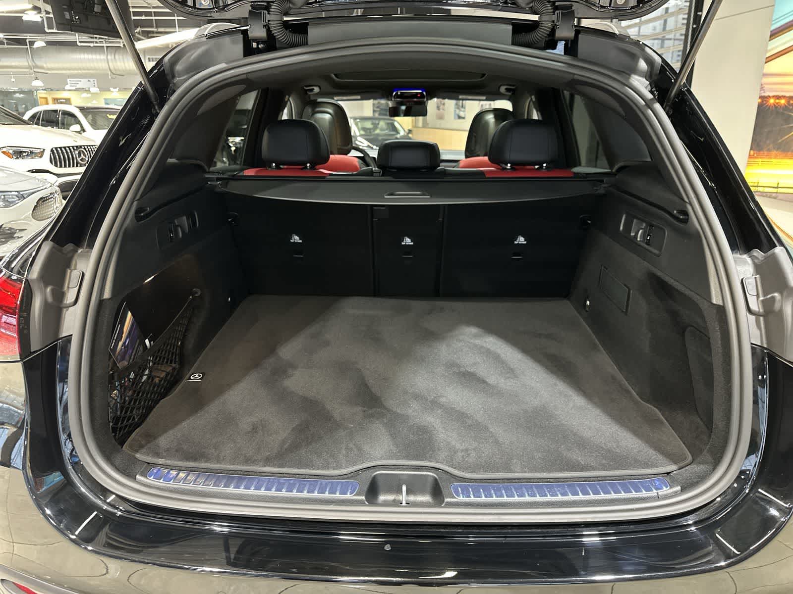 Thumbnail: 2025 Mercedes-Benz GLC - 31