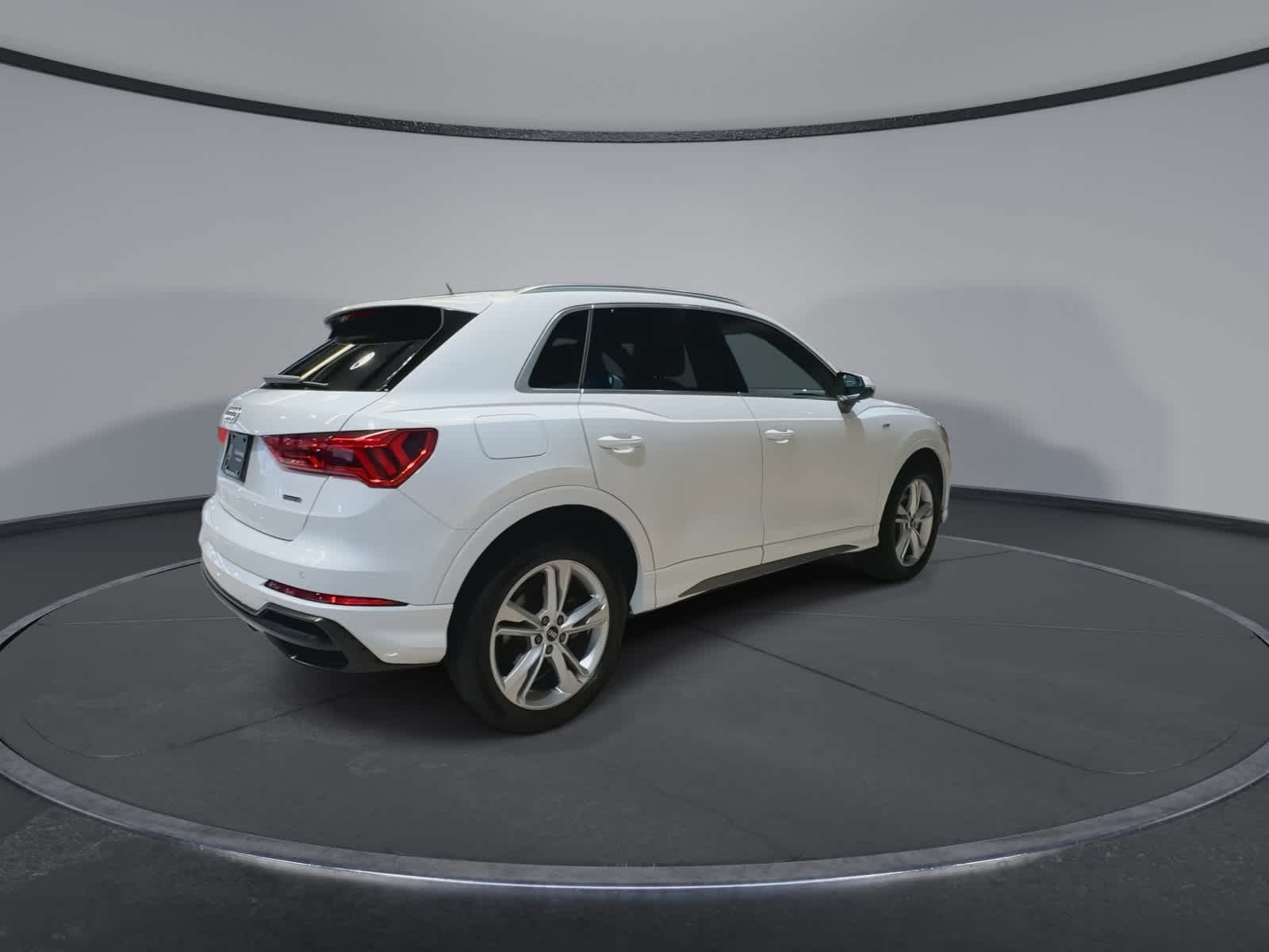 Thumbnail: 2022 Audi Q3 - 11