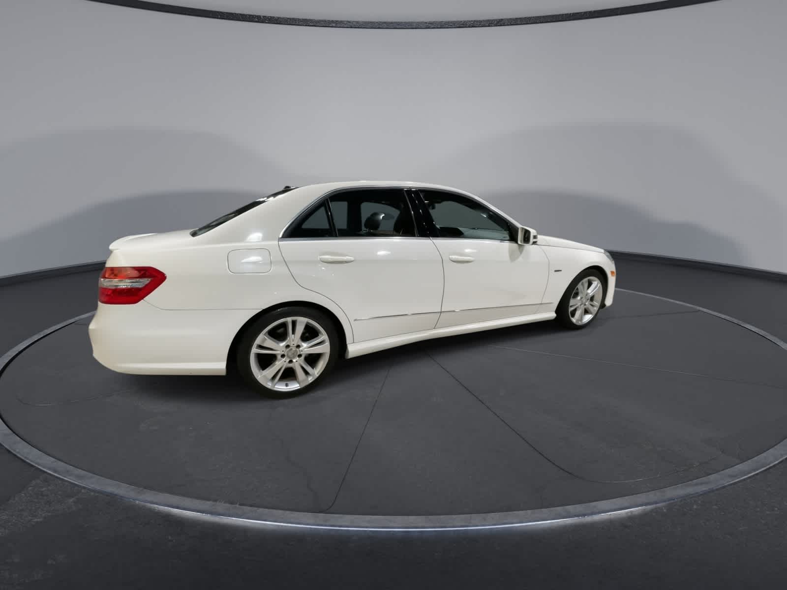 Thumbnail: 2012 Mercedes-Benz E-Class - 12