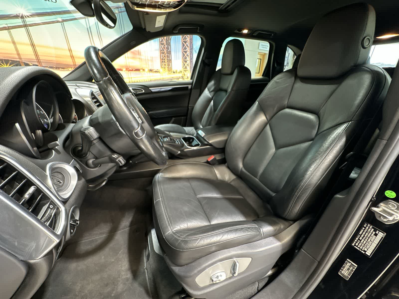 Thumbnail: 2014 Porsche Cayenne - 23