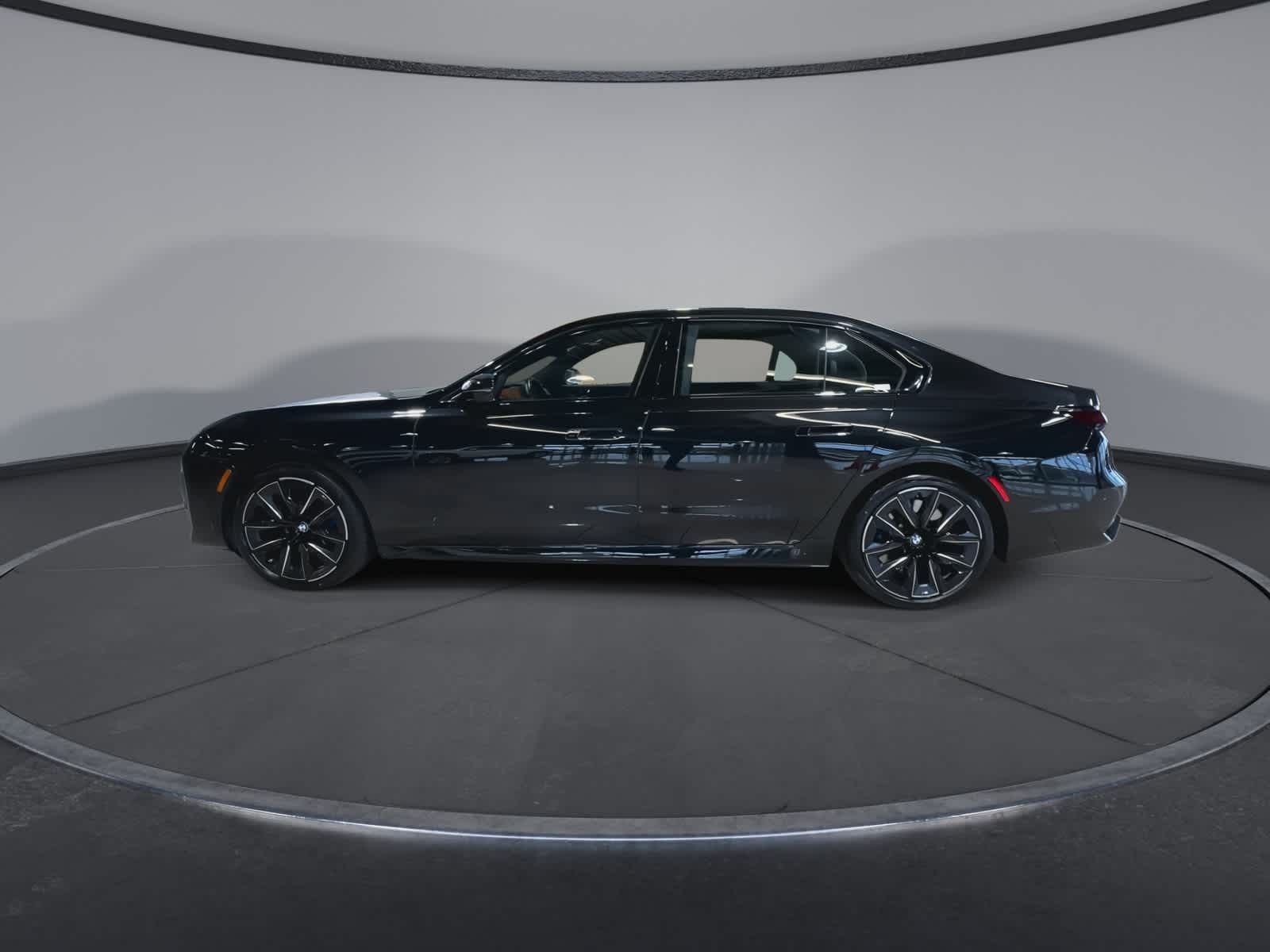 Thumbnail: 2023 BMW 7 Series - 7