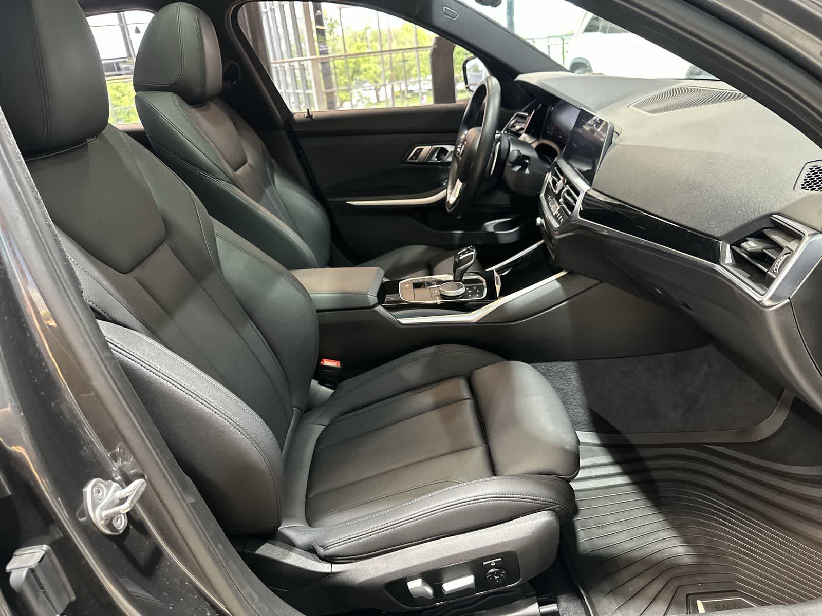 Thumbnail: 2019 BMW 3 Series - 26
