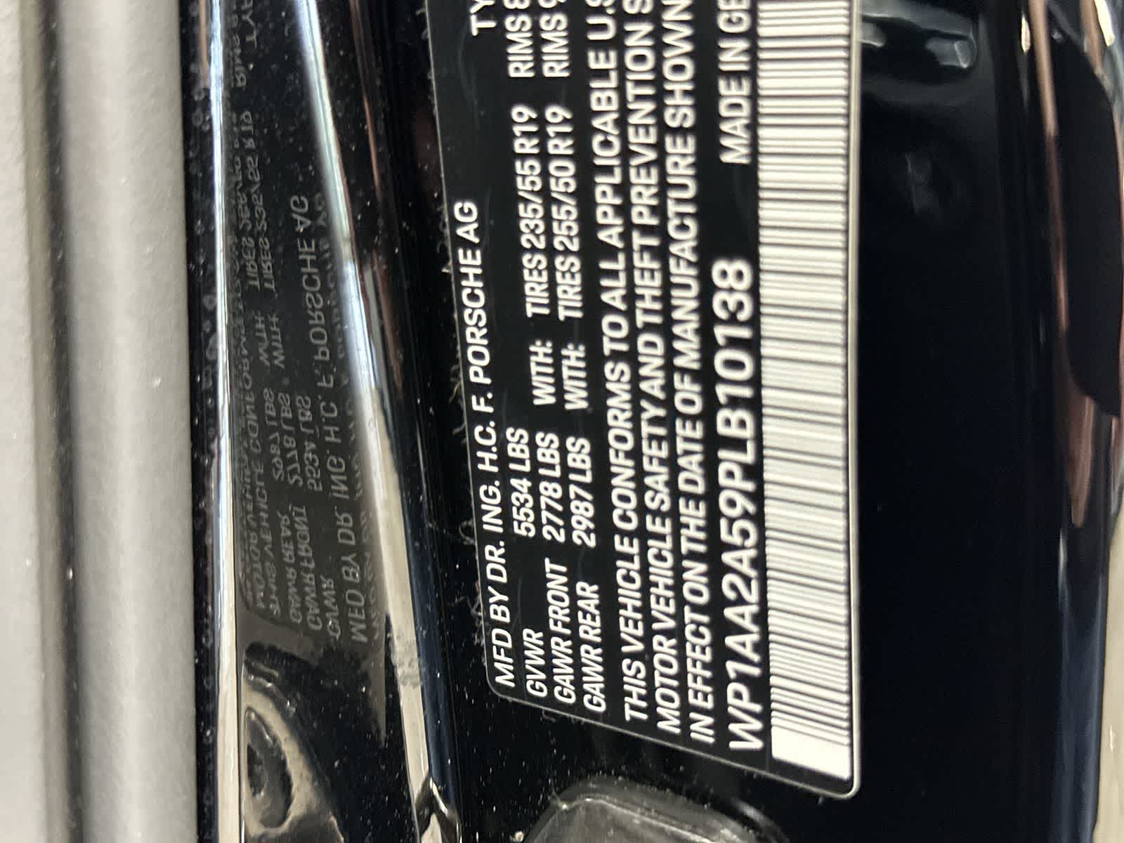 Thumbnail: 2023 Porsche Macan - 33