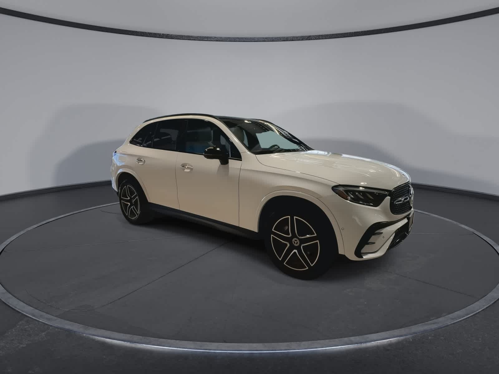 Thumbnail: 2025 Mercedes-Benz GLC - 2