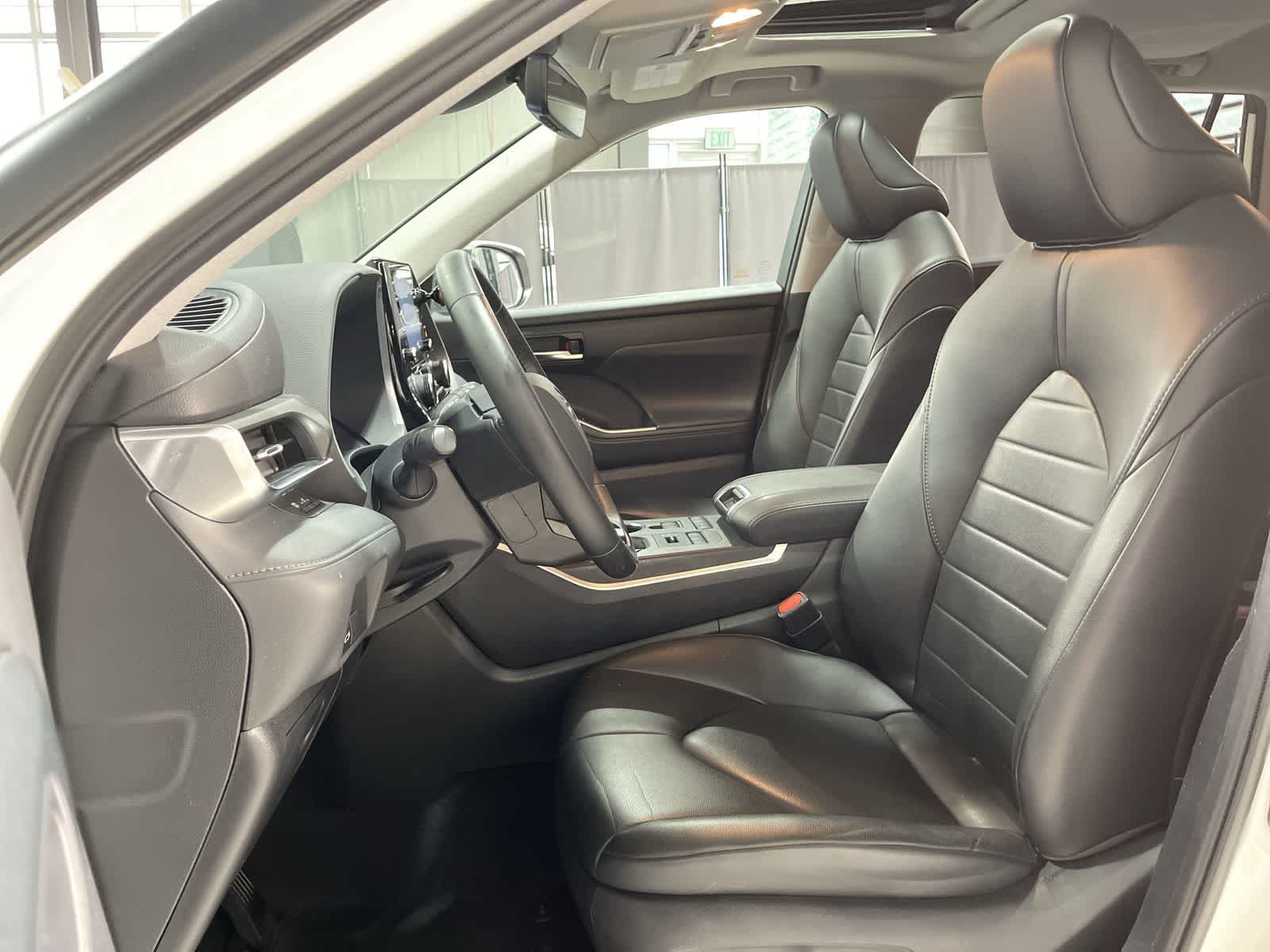 2020 Toyota Highlander XLE 23