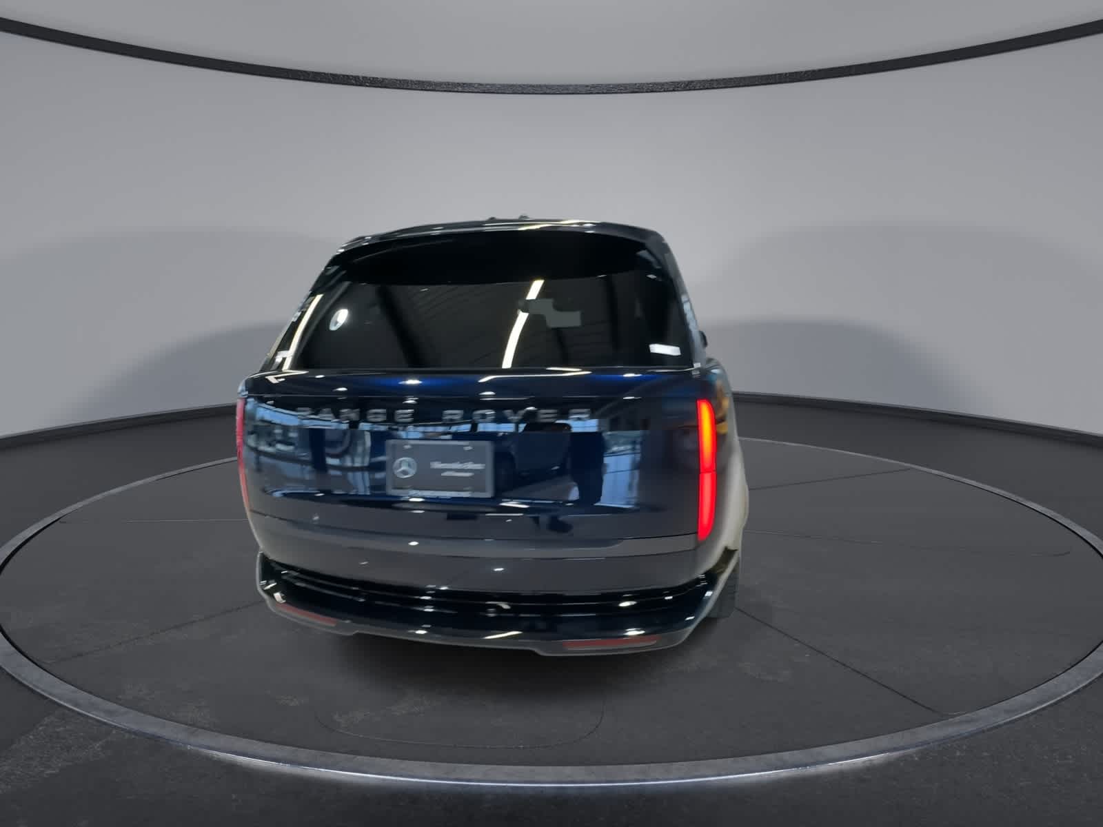 Thumbnail: 2024 Land Rover Range Rover - 9