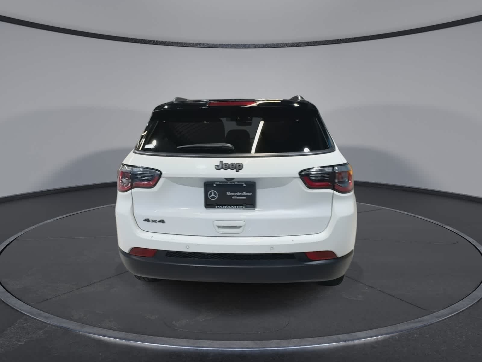 Thumbnail: 2020 Jeep Compass - 10