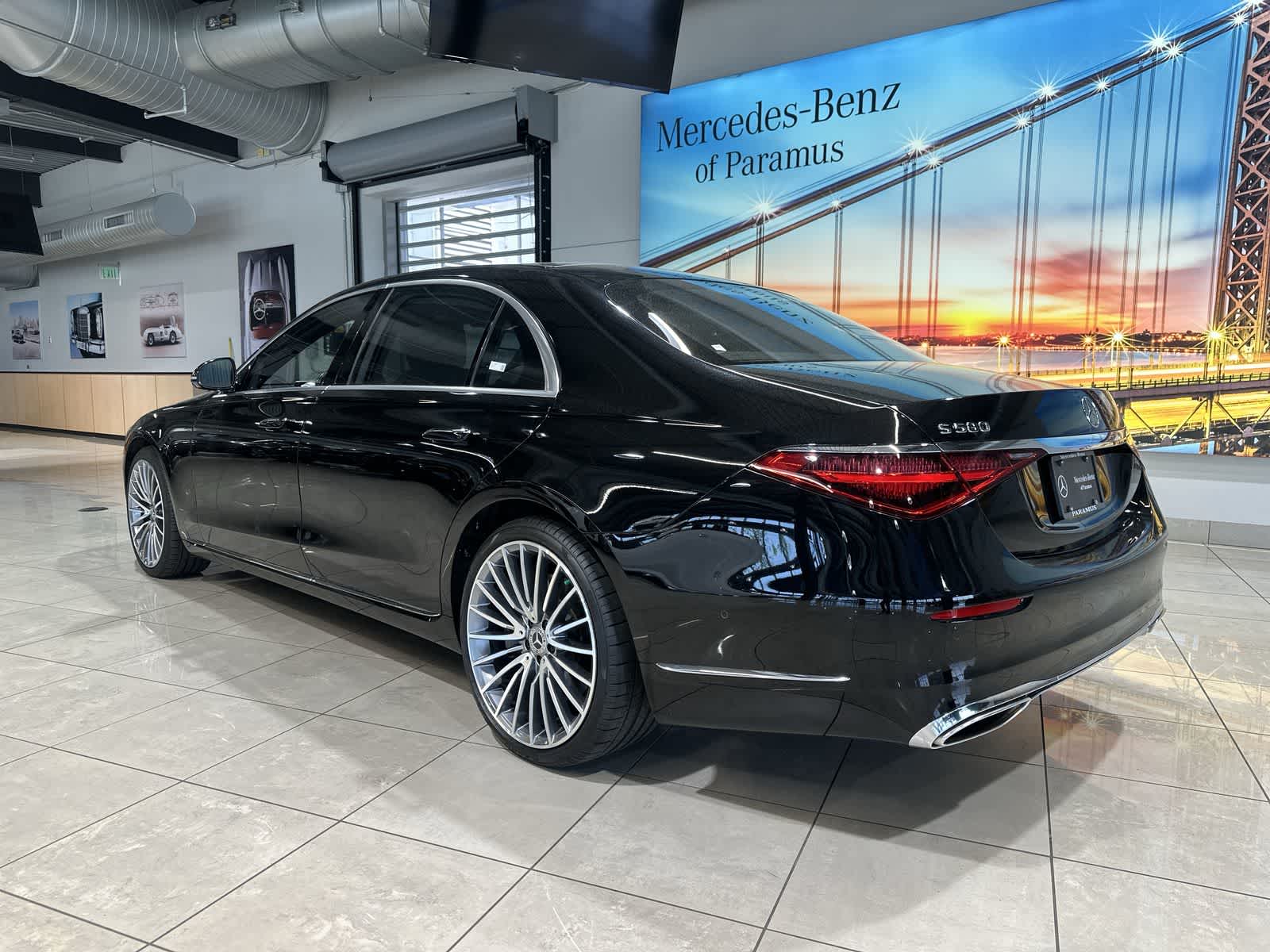 Thumbnail: 2022 Mercedes-Benz S-Class - 16