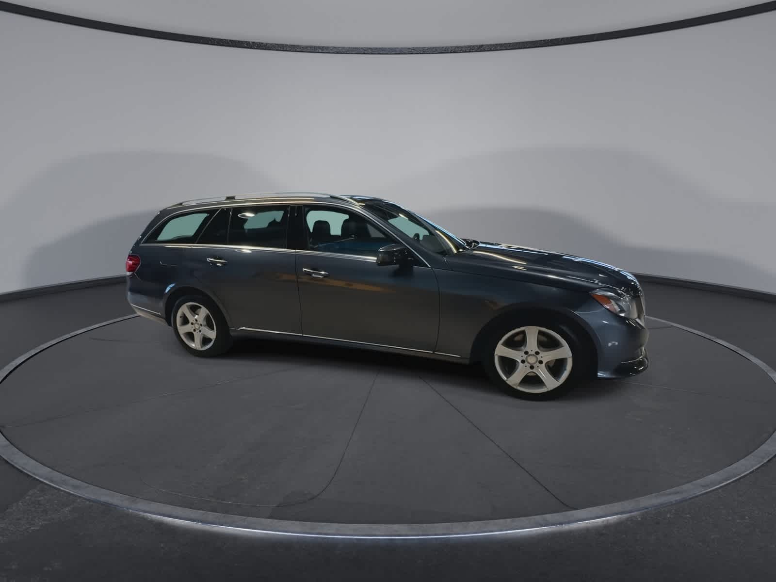 Thumbnail: 2015 Mercedes-Benz E-Class - 13