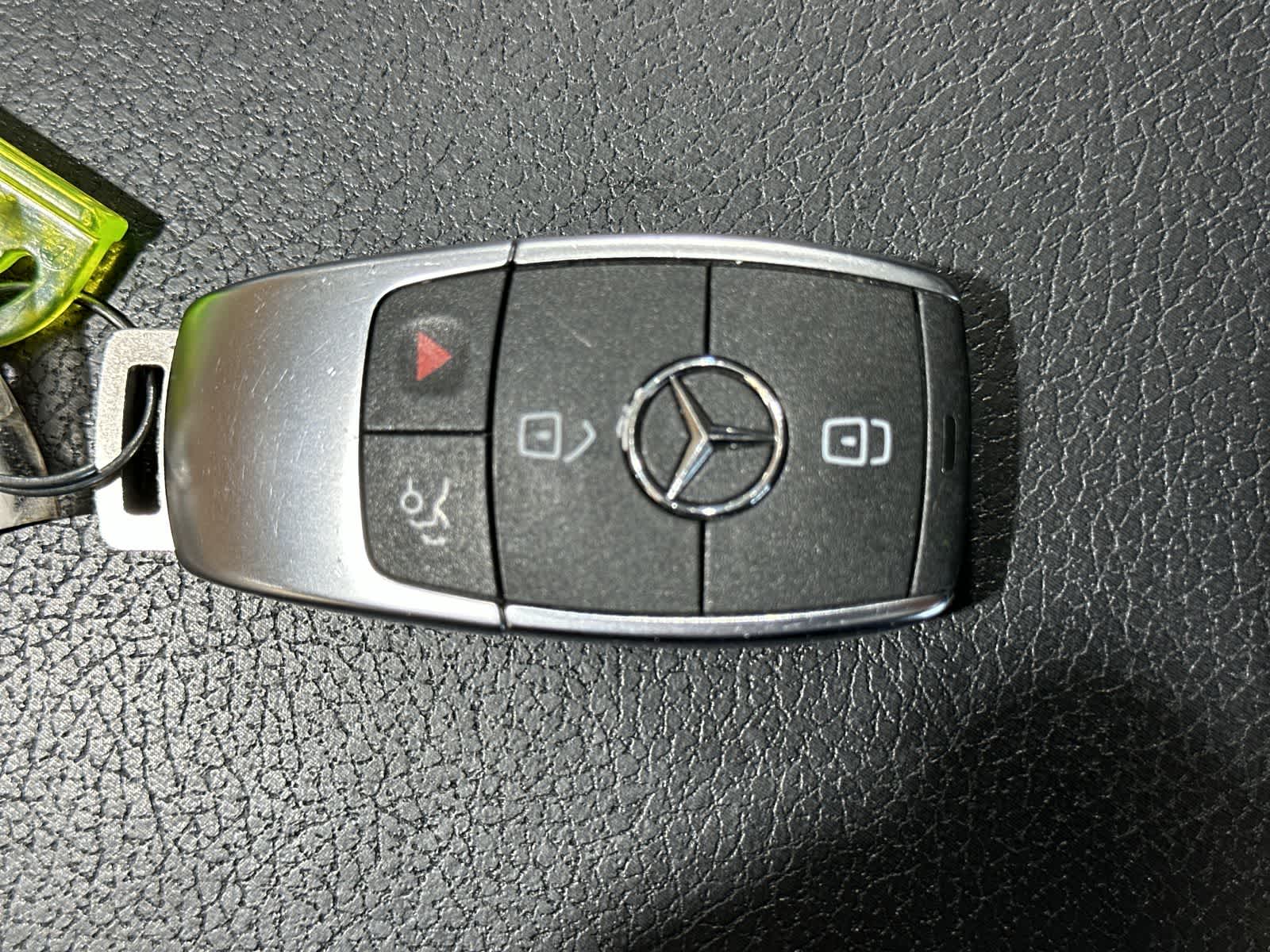 Thumbnail: 2026 Mercedes-Benz GLE - 32