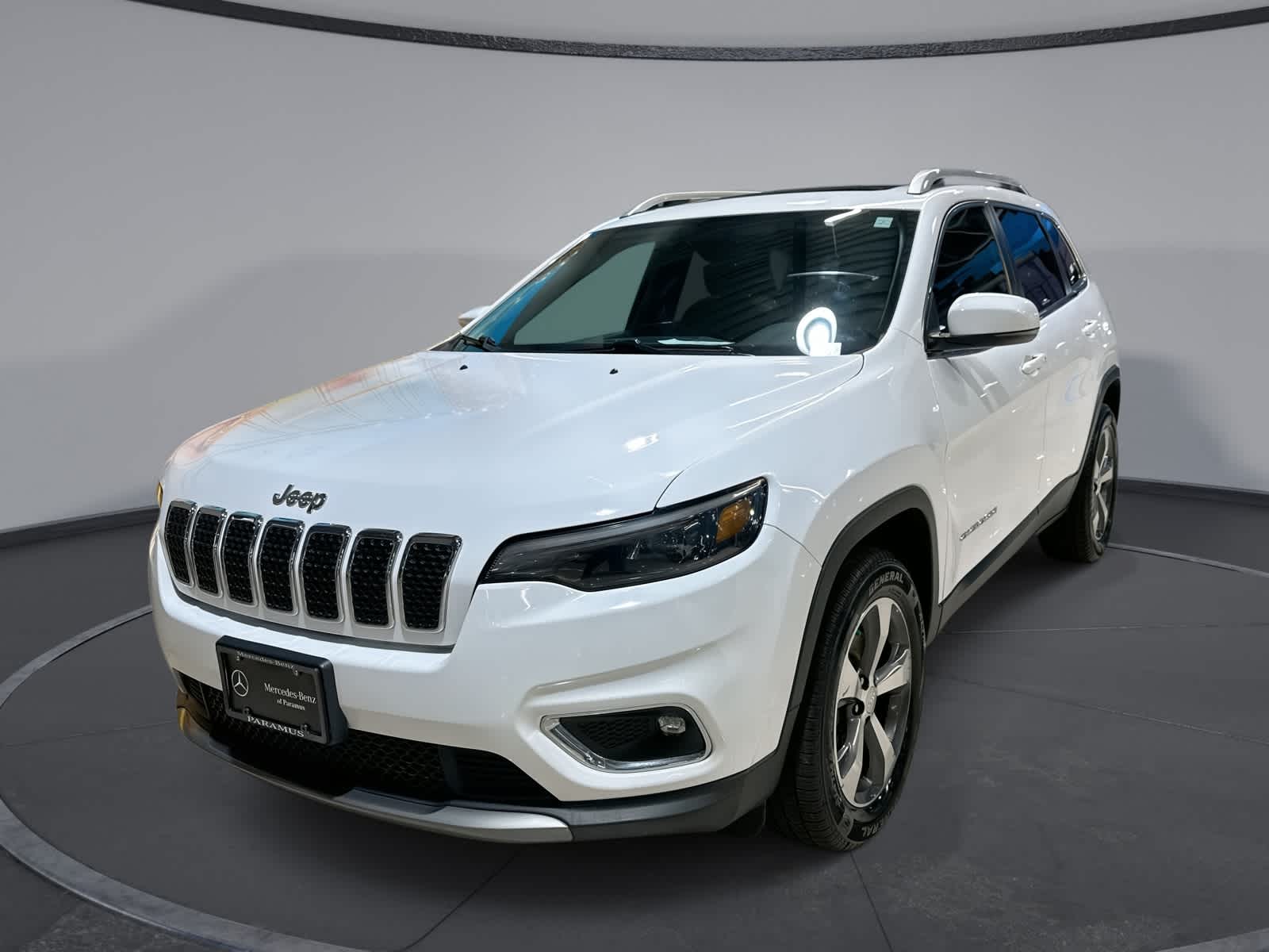Thumbnail: 2019 Jeep Cherokee - 1