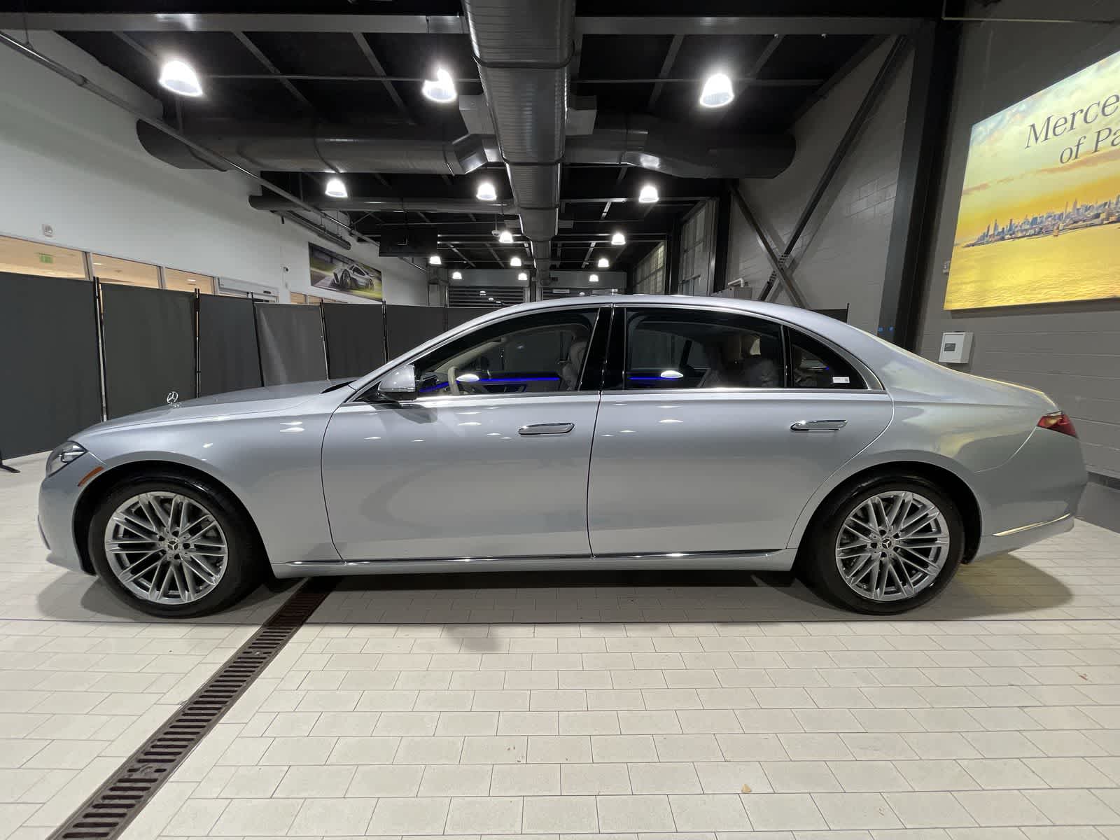 Thumbnail: 2021 Mercedes-Benz S-Class - 15