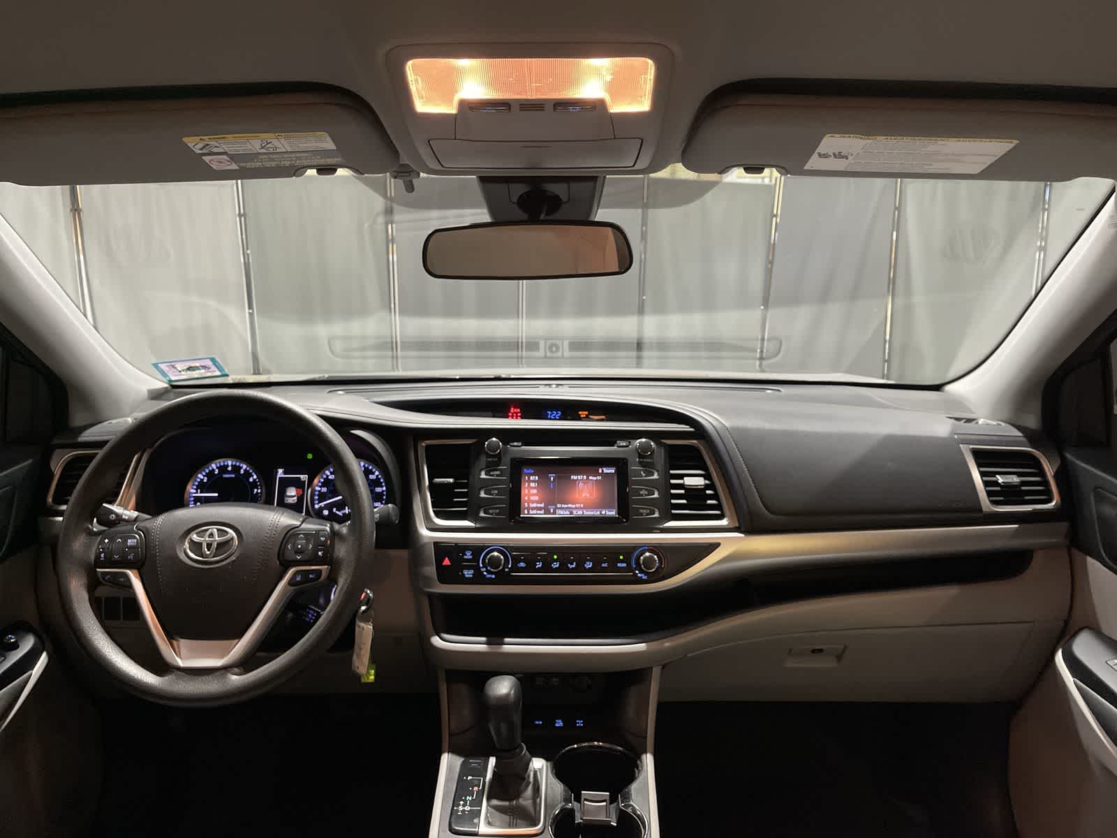 Thumbnail: 2017 Toyota Highlander - 22