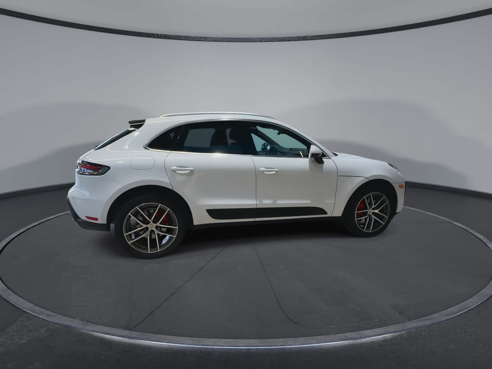 Thumbnail: 2023 Porsche Macan - 12