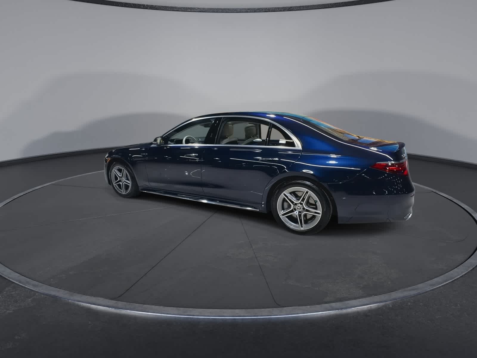 Thumbnail: 2022 Mercedes-Benz S-Class - 8