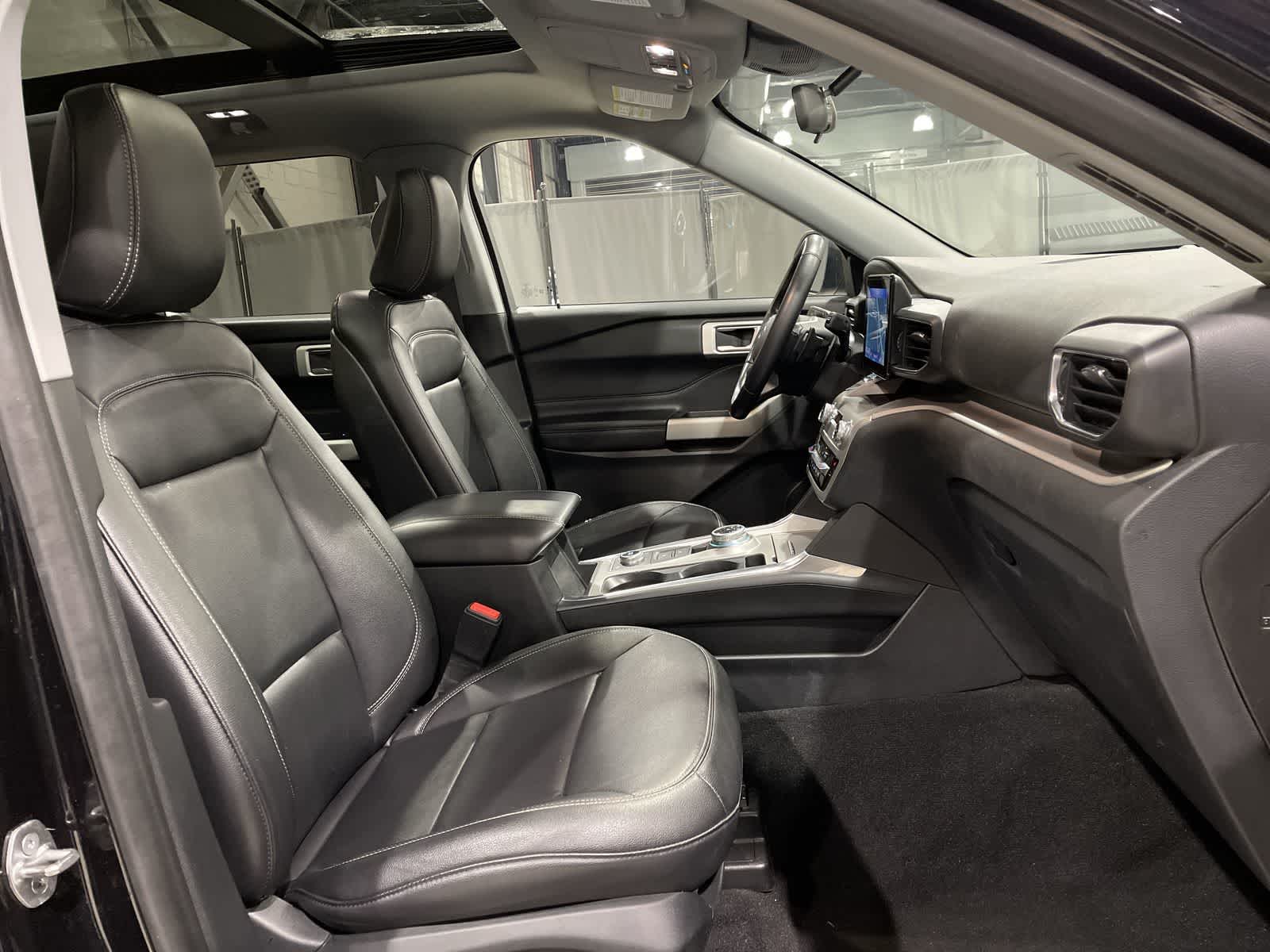 Thumbnail: 2020 Ford Explorer - 26