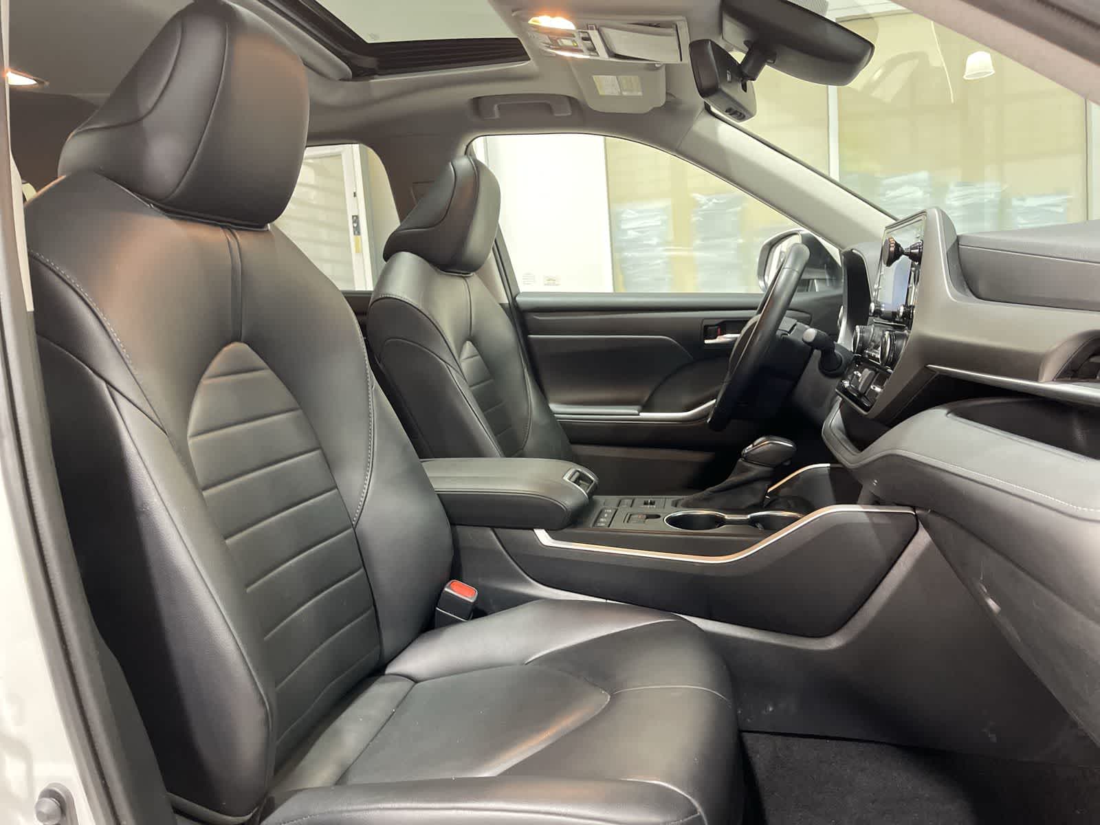 2020 Toyota Highlander XLE 26