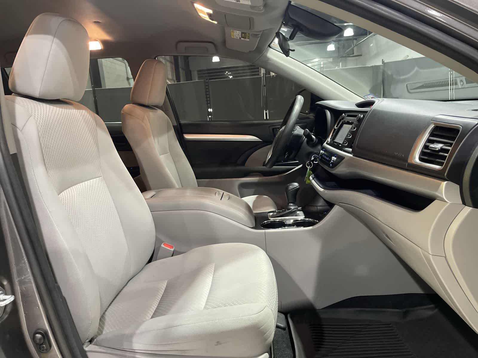 Thumbnail: 2017 Toyota Highlander - 26