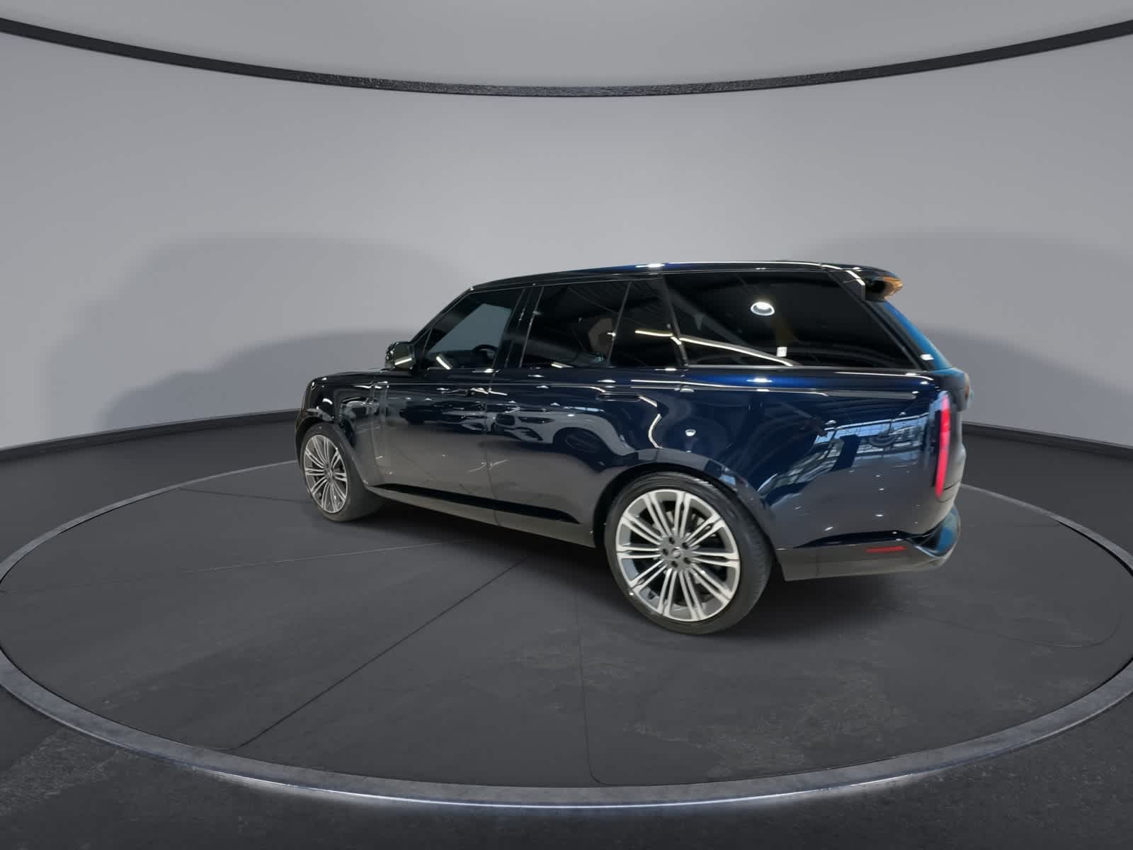 Thumbnail: 2024 Land Rover Range Rover - 7
