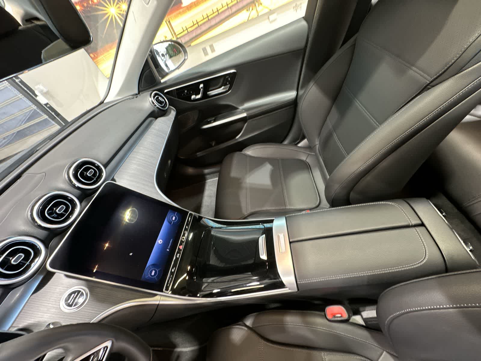 Thumbnail: 2025 Mercedes-Benz C-Class - 28