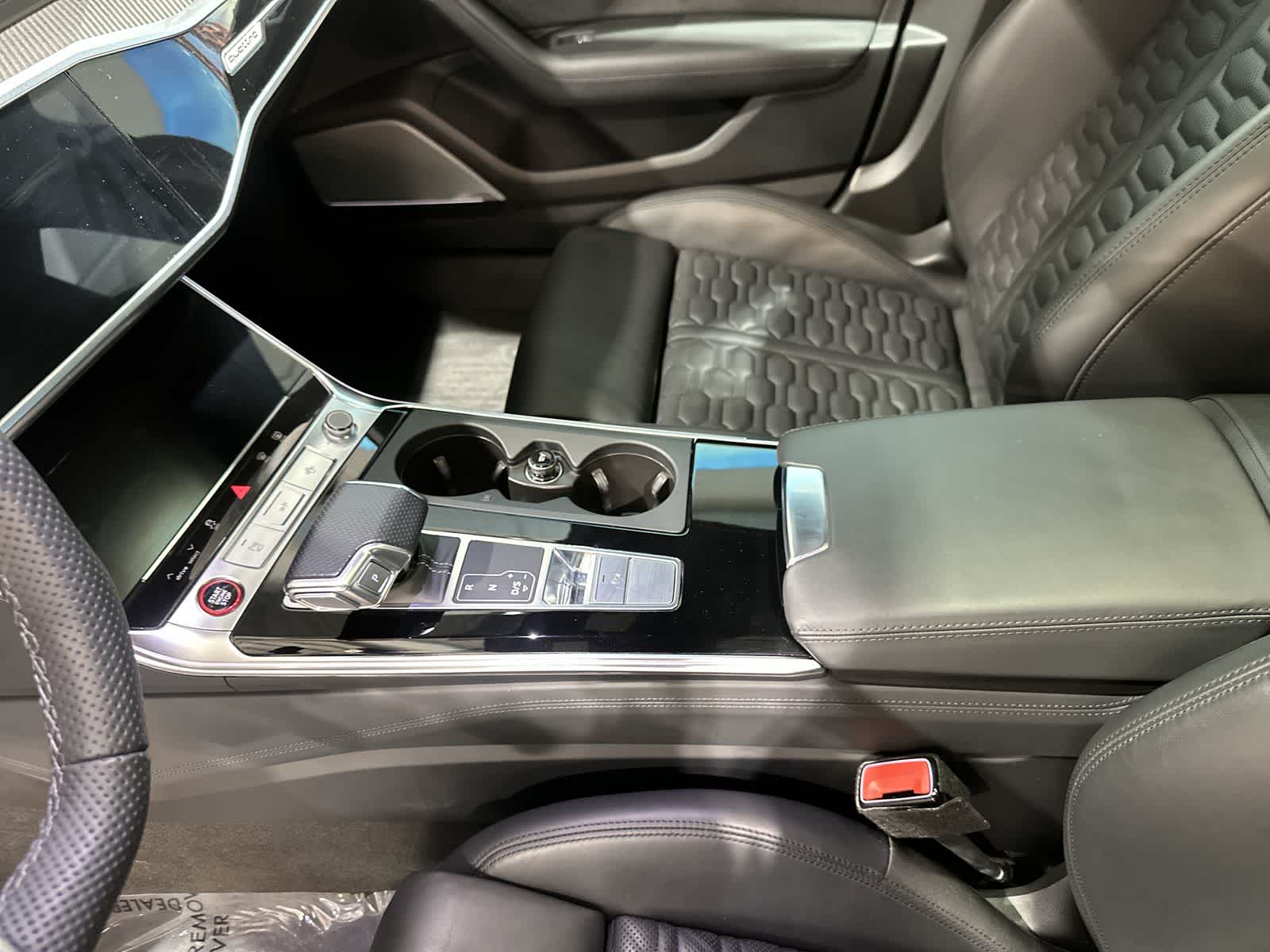 Thumbnail: 2023 Audi RS 6 - 28