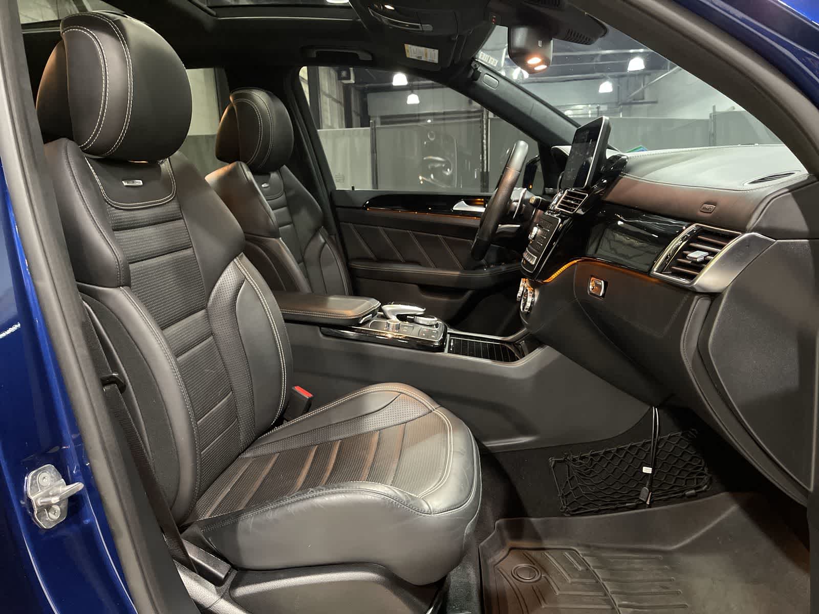 Thumbnail: 2019 Mercedes-Benz GL-Class - 26