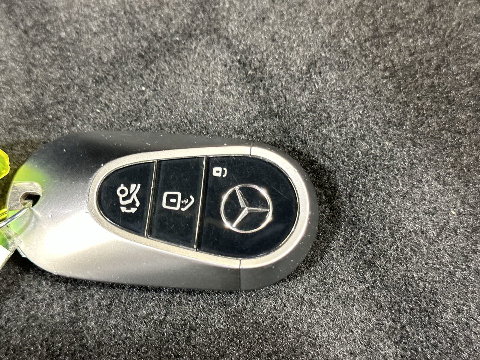 Thumbnail: 2023 Mercedes-Benz S-Class - 32