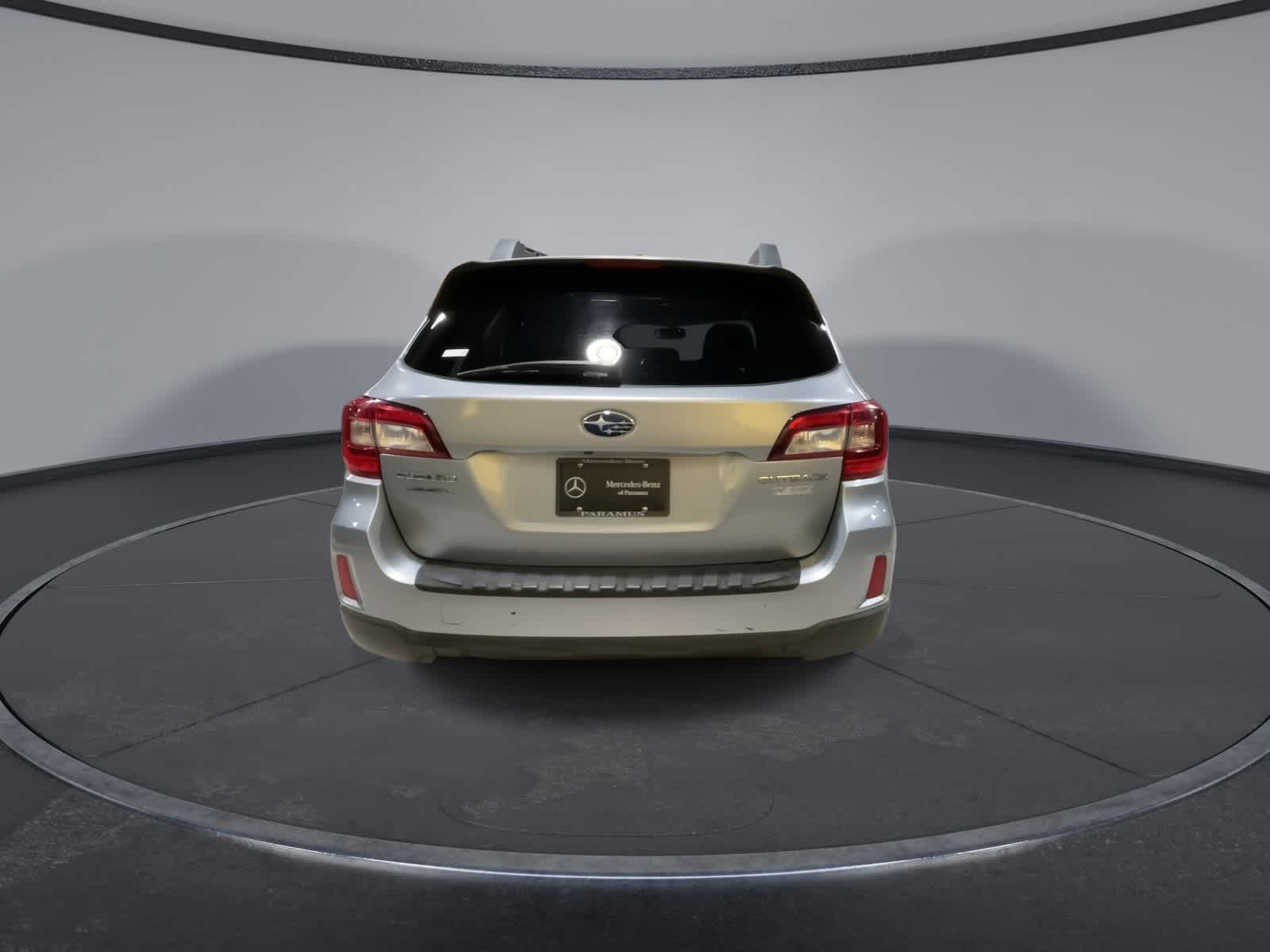 Thumbnail: 2015 Subaru Outback - 10