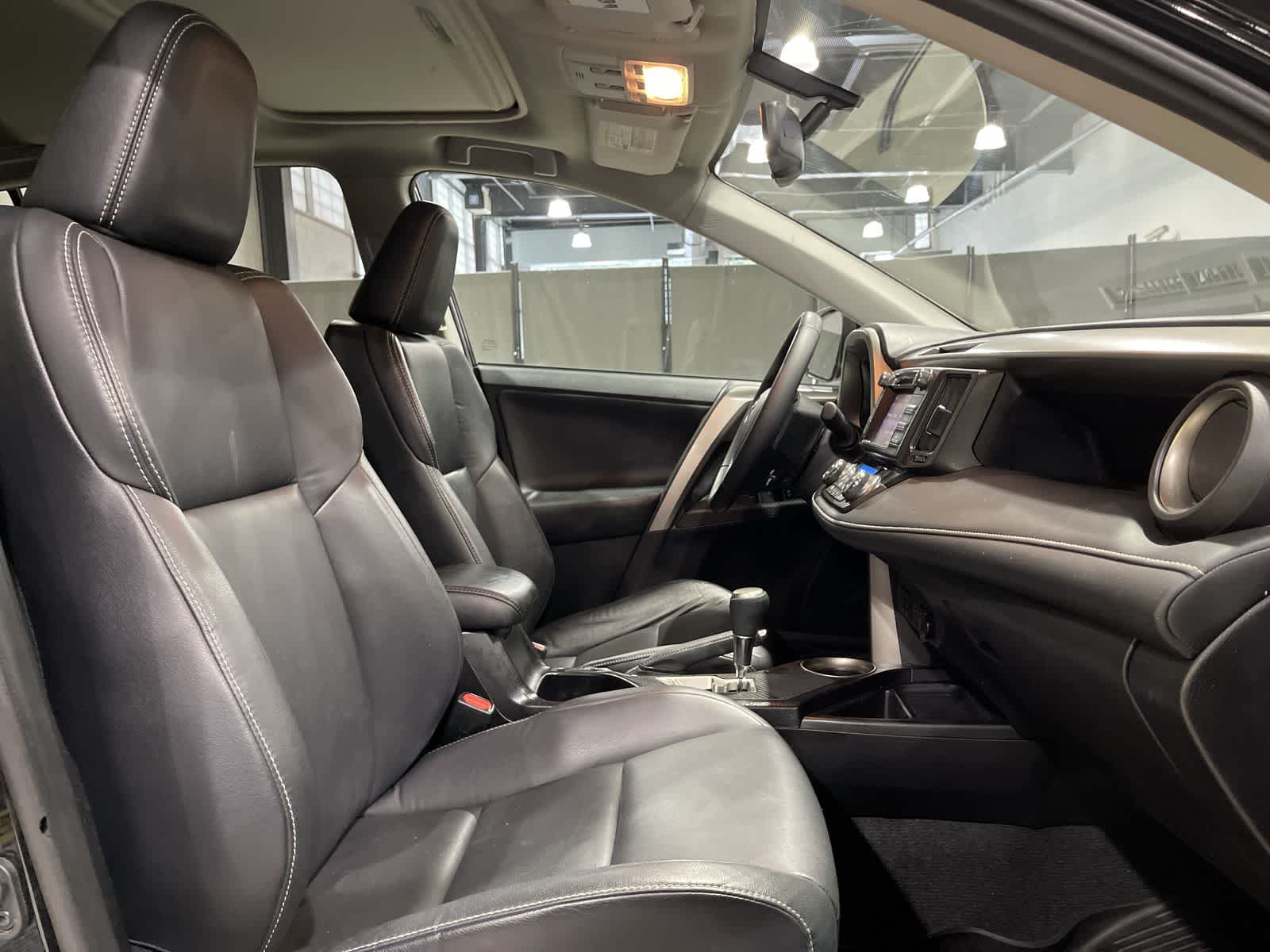 Thumbnail: 2015 Toyota RAV4 - 26