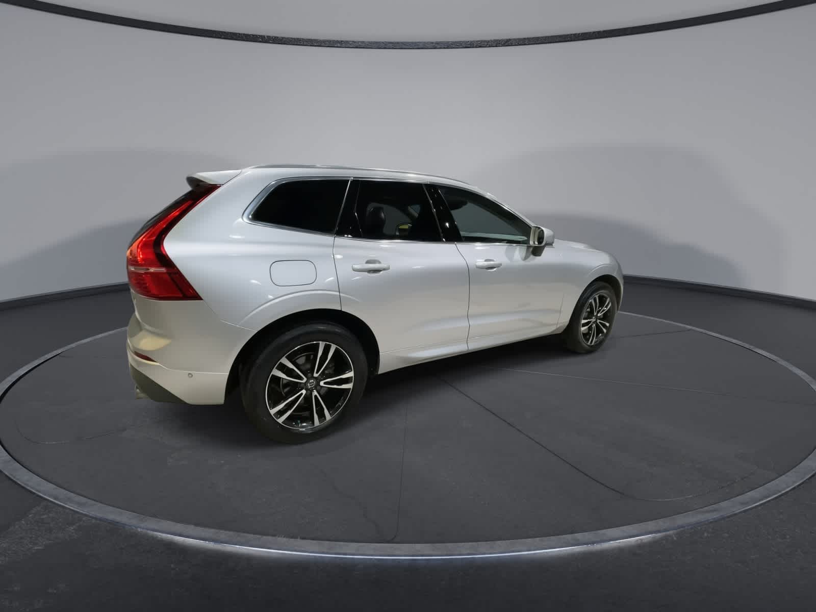 Thumbnail: 2019 Volvo XC60 - 12