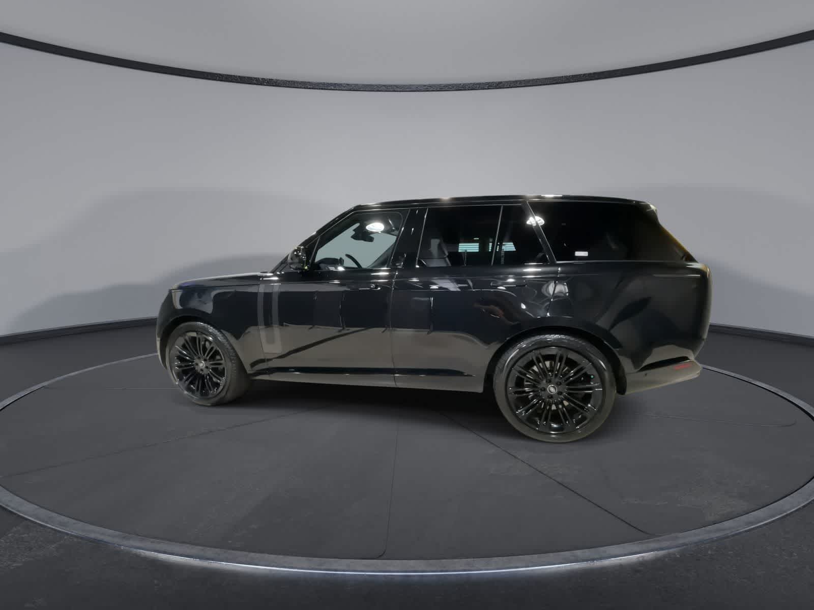 Thumbnail: 2023 Land Rover Range Rover - 8
