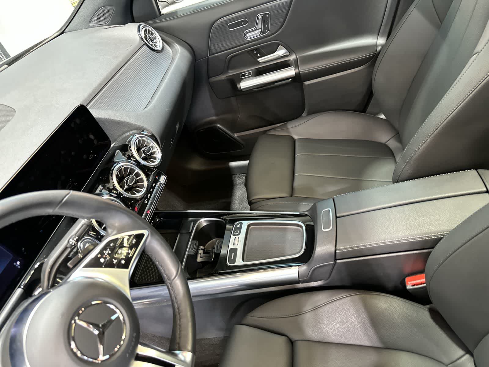 Thumbnail: 2026 Mercedes-Benz GLB - 28