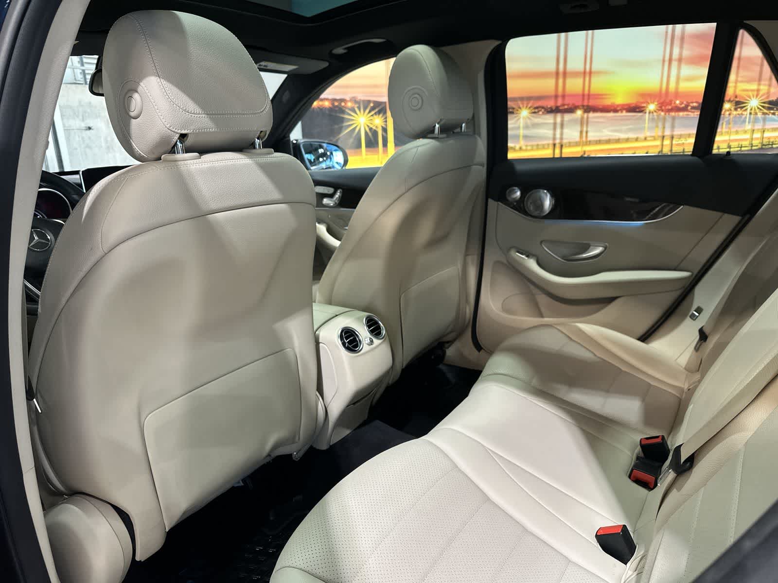 Thumbnail: 2017 Mercedes-Benz GLC - 24