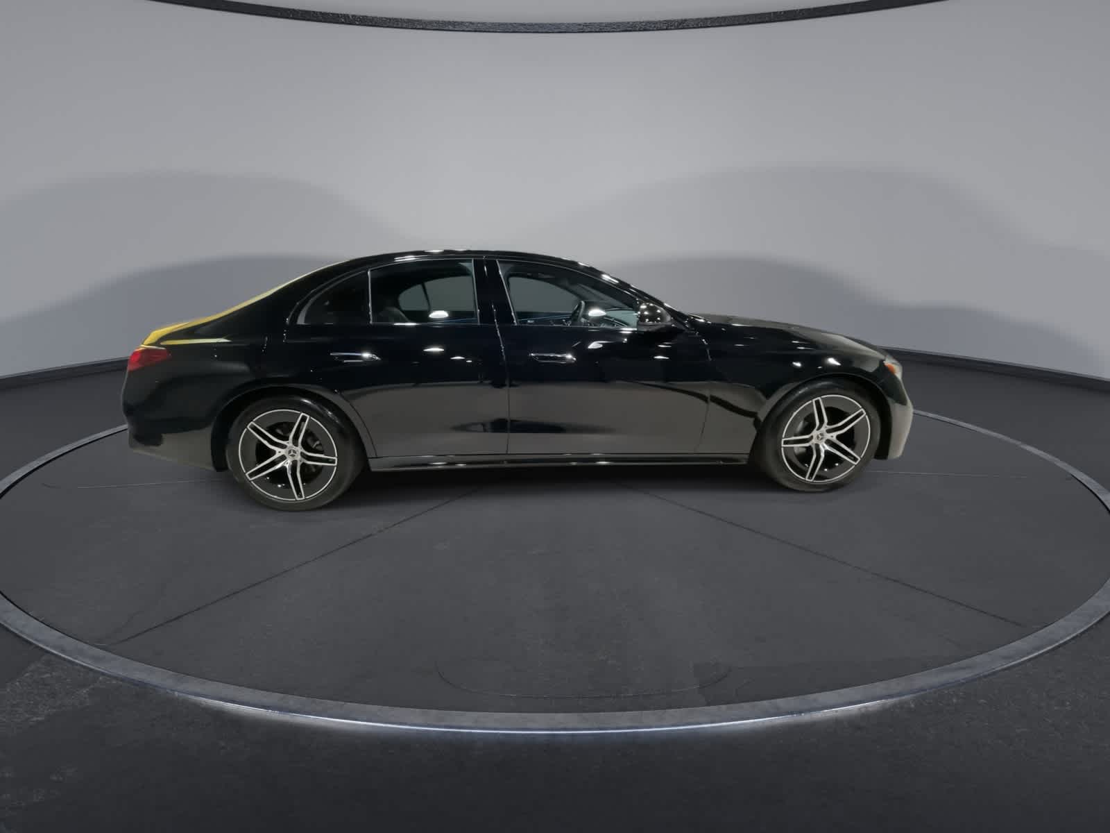 Thumbnail: 2025 Mercedes-Benz E-Class - 13