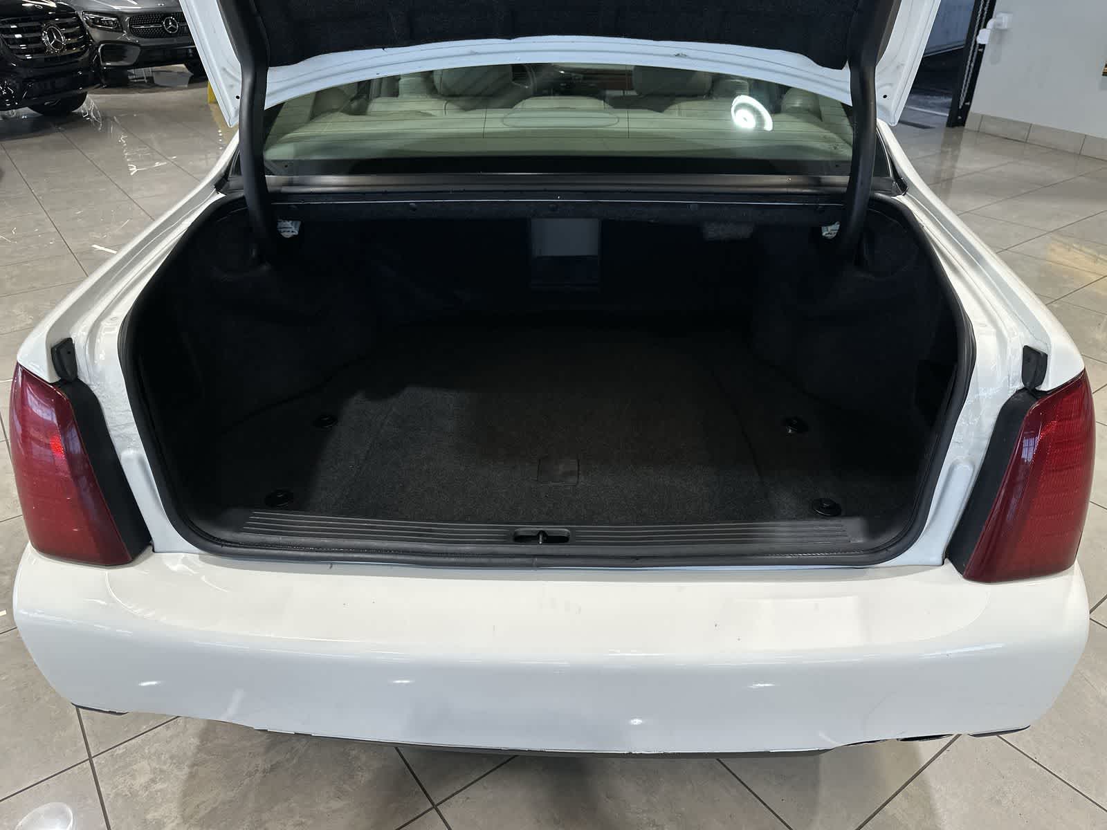 Thumbnail: 2003 Cadillac DeVille - 31