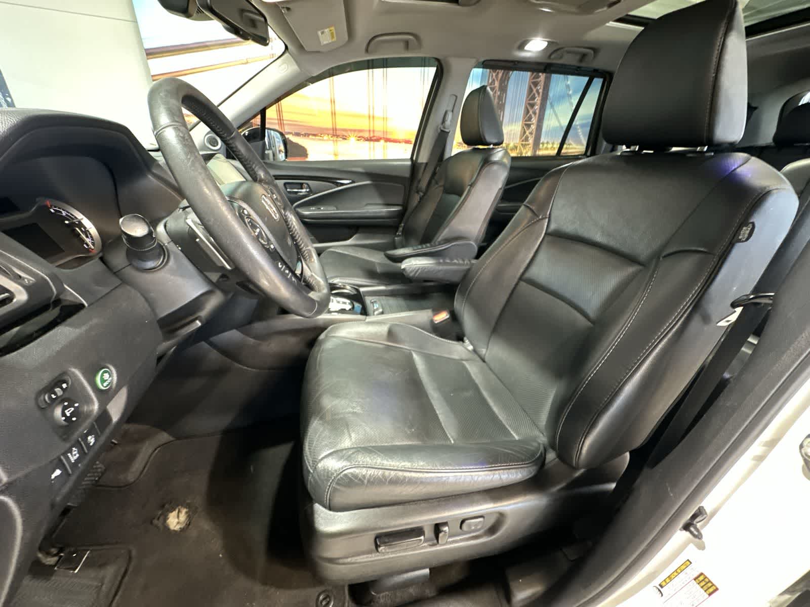 Thumbnail: 2017 Honda Pilot - 23