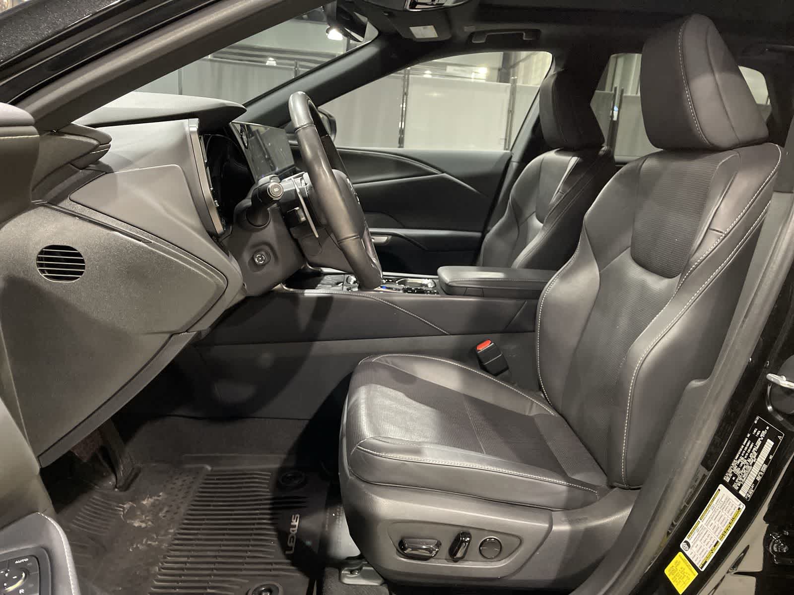 Thumbnail: 2023 Lexus RX - 23