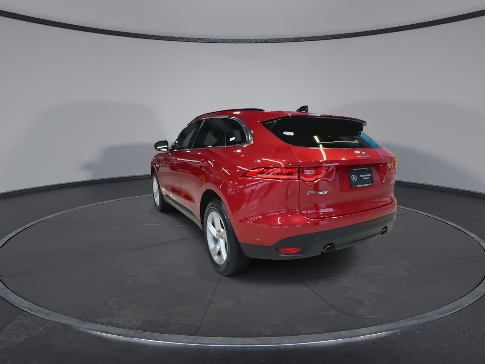 Thumbnail: 2020 Jaguar F-Pace - 9
