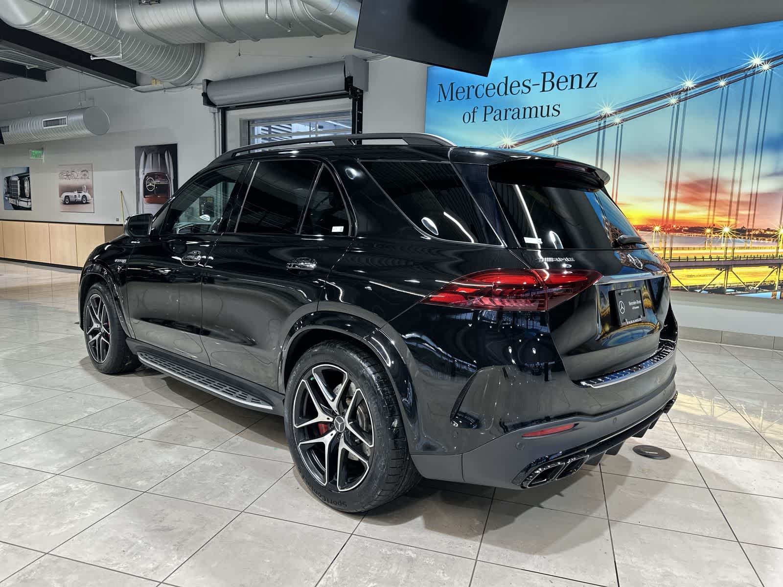 Thumbnail: 2024 Mercedes-Benz GL-Class - 16