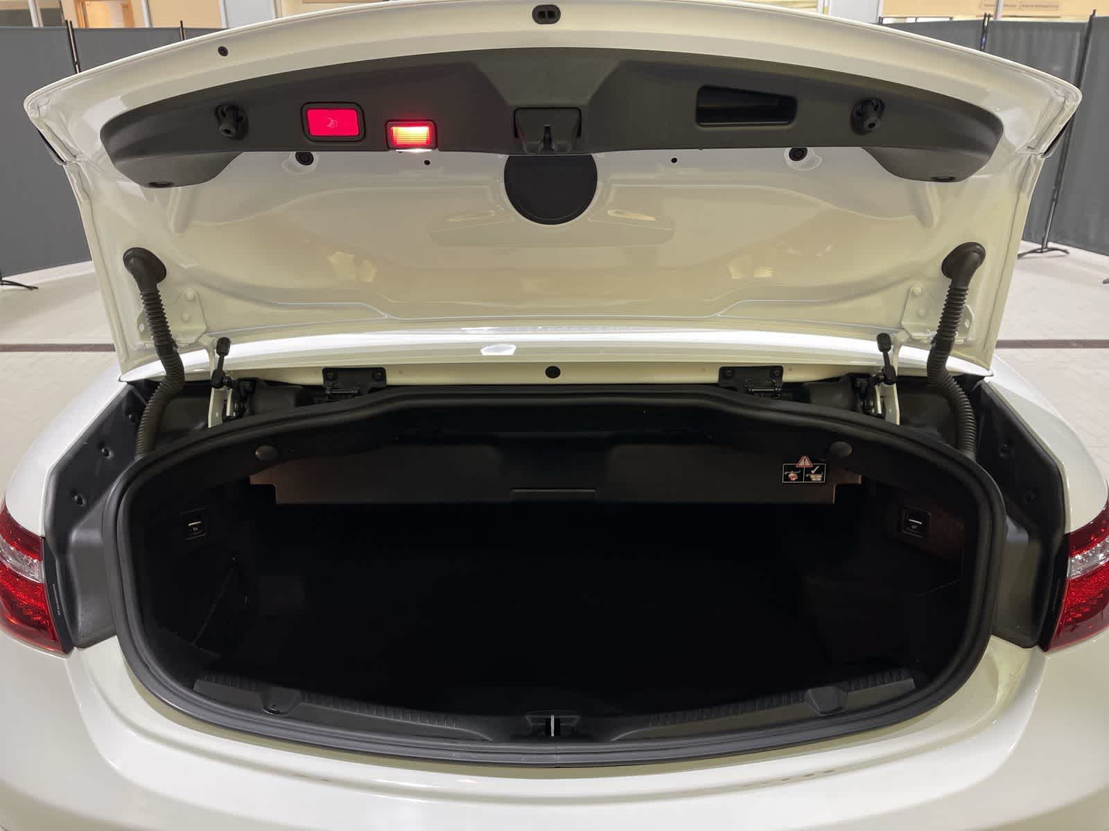 Thumbnail: 2020 Mercedes-Benz E-Class - 31