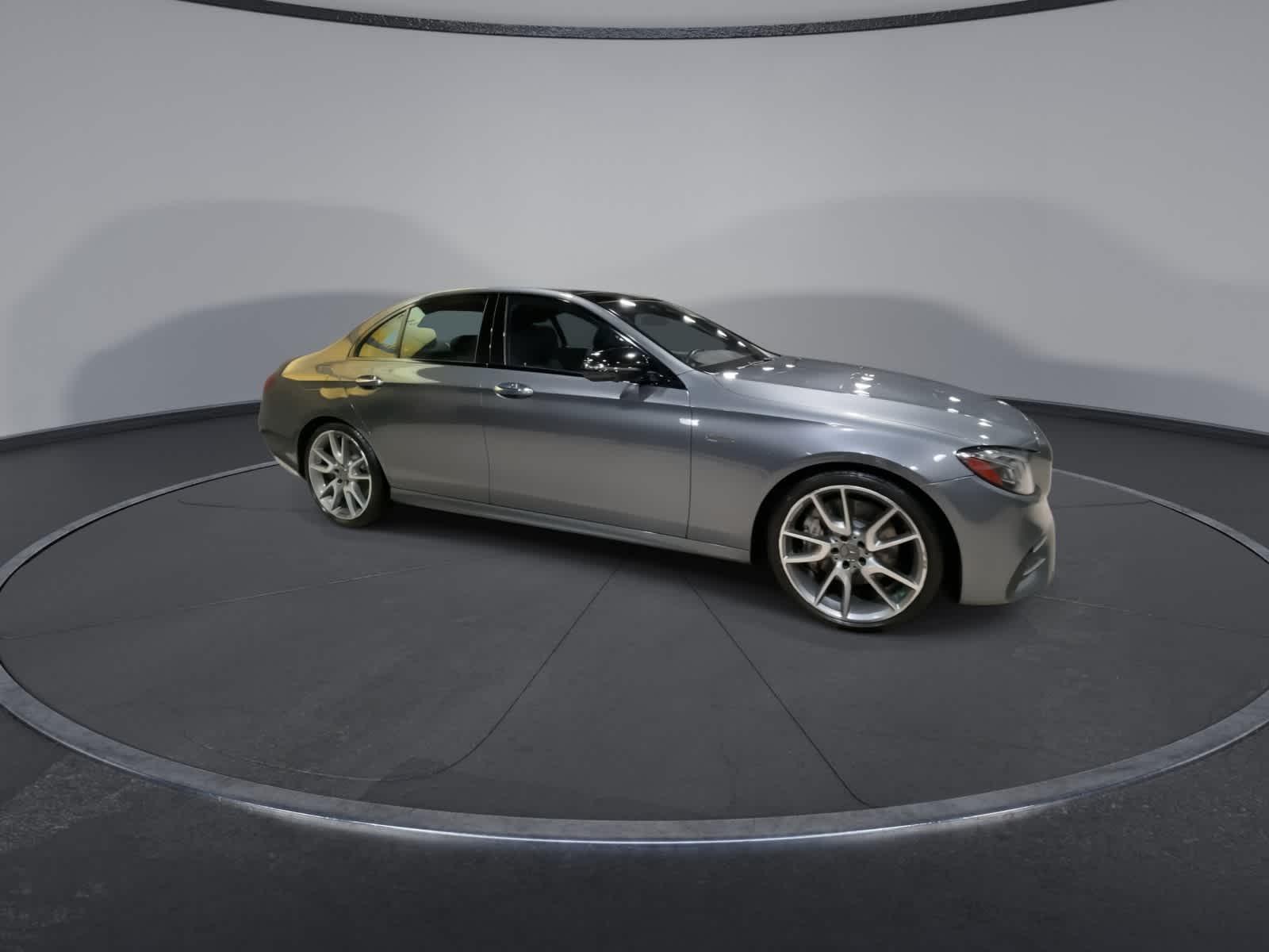 Thumbnail: 2018 Mercedes-Benz E-Class - 2