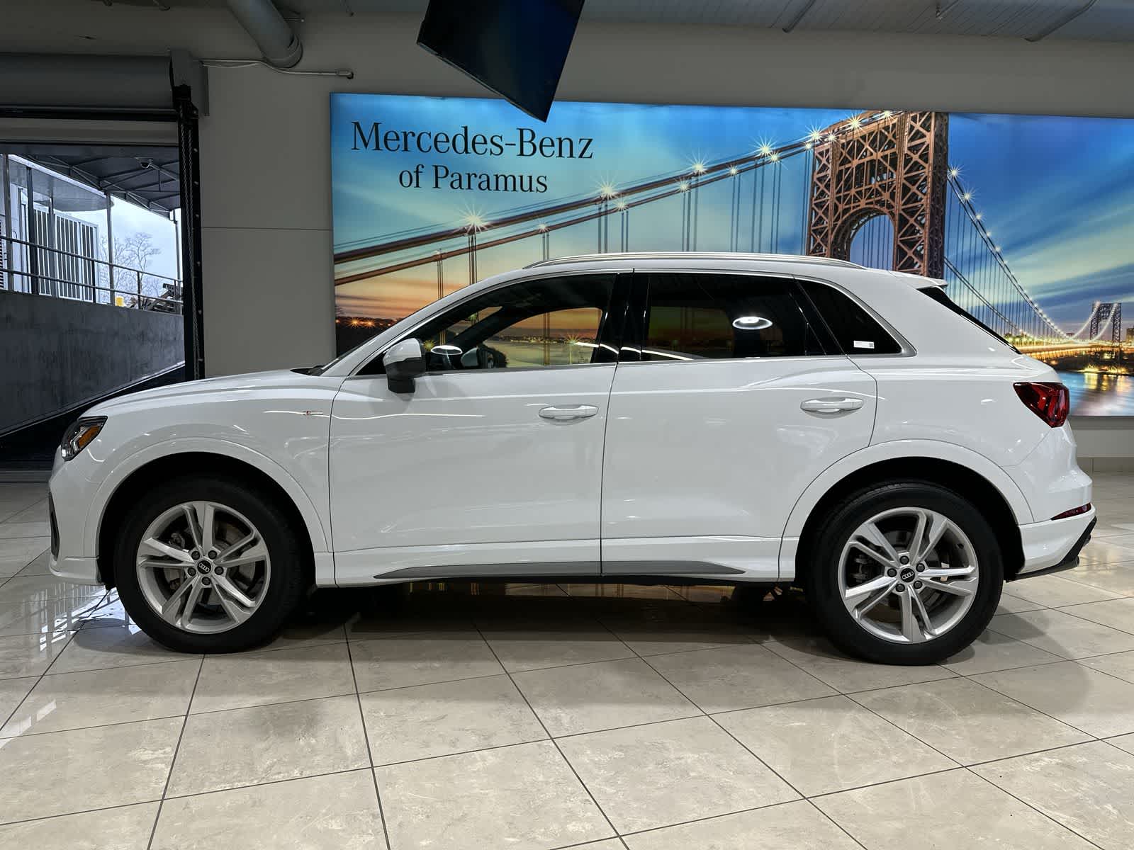 Thumbnail: 2022 Audi Q3 - 15