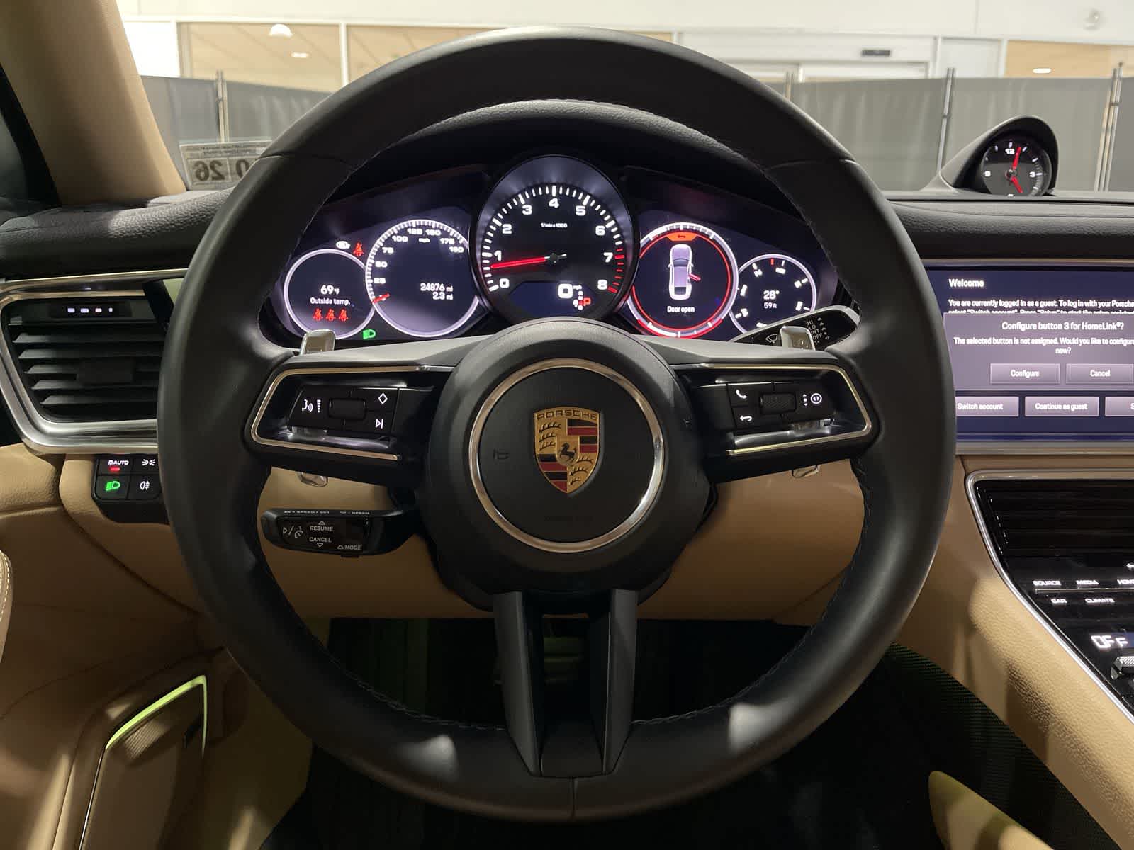 Thumbnail: 2022 Porsche Panamera - 27