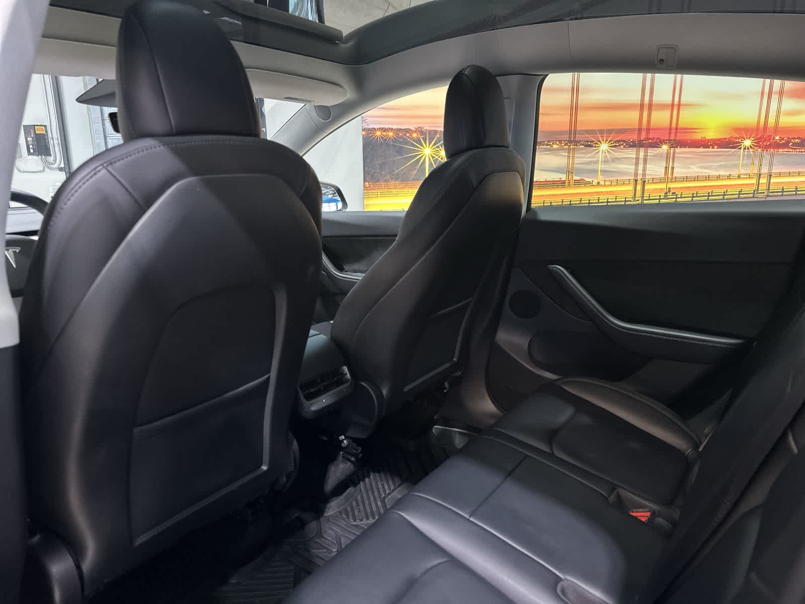 Thumbnail: 2022 Tesla Model Y - 24