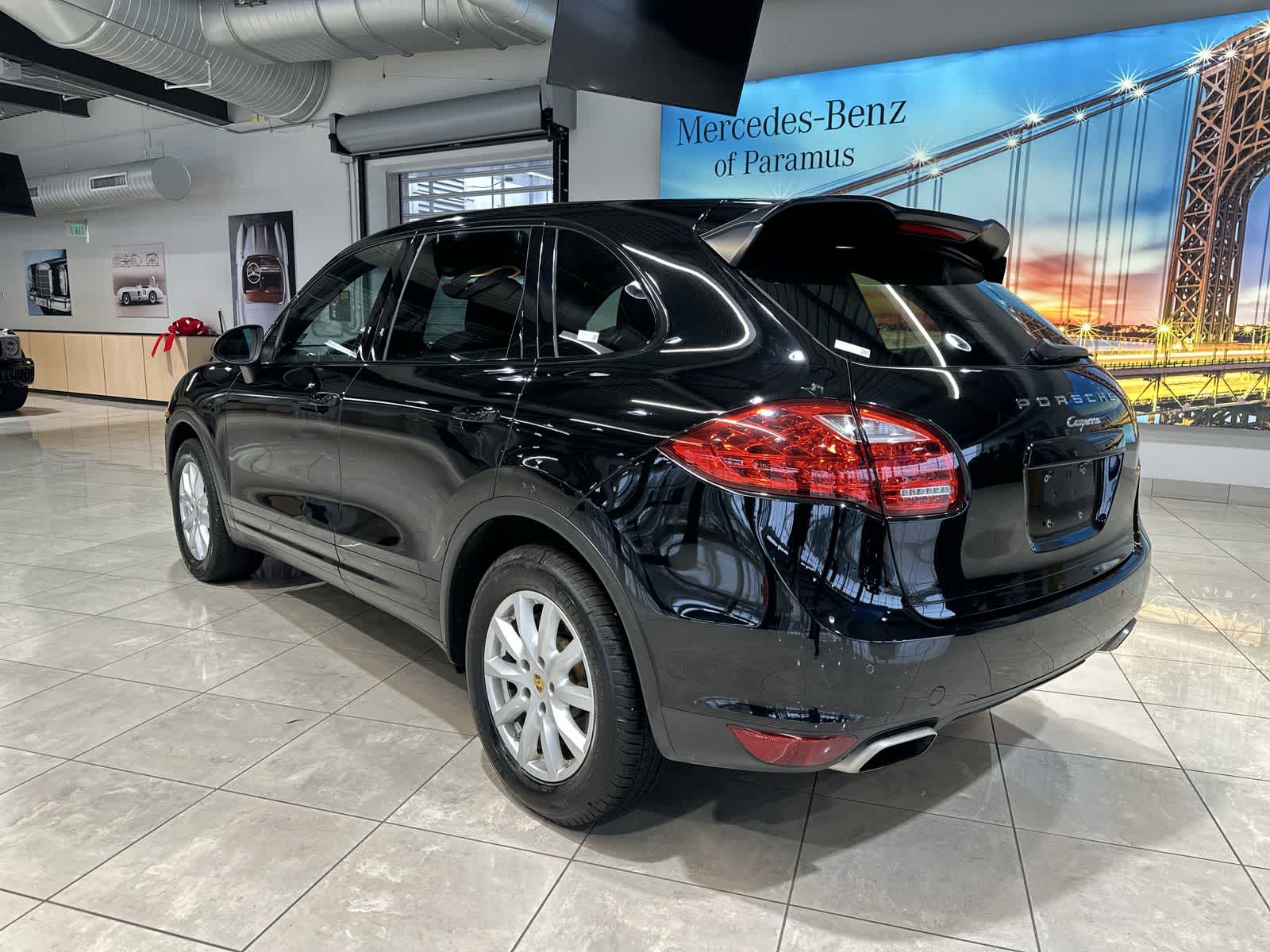 Thumbnail: 2014 Porsche Cayenne - 16