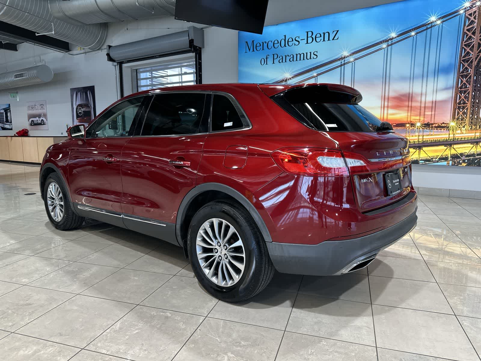 Thumbnail: 2016 Lincoln MKX - 16