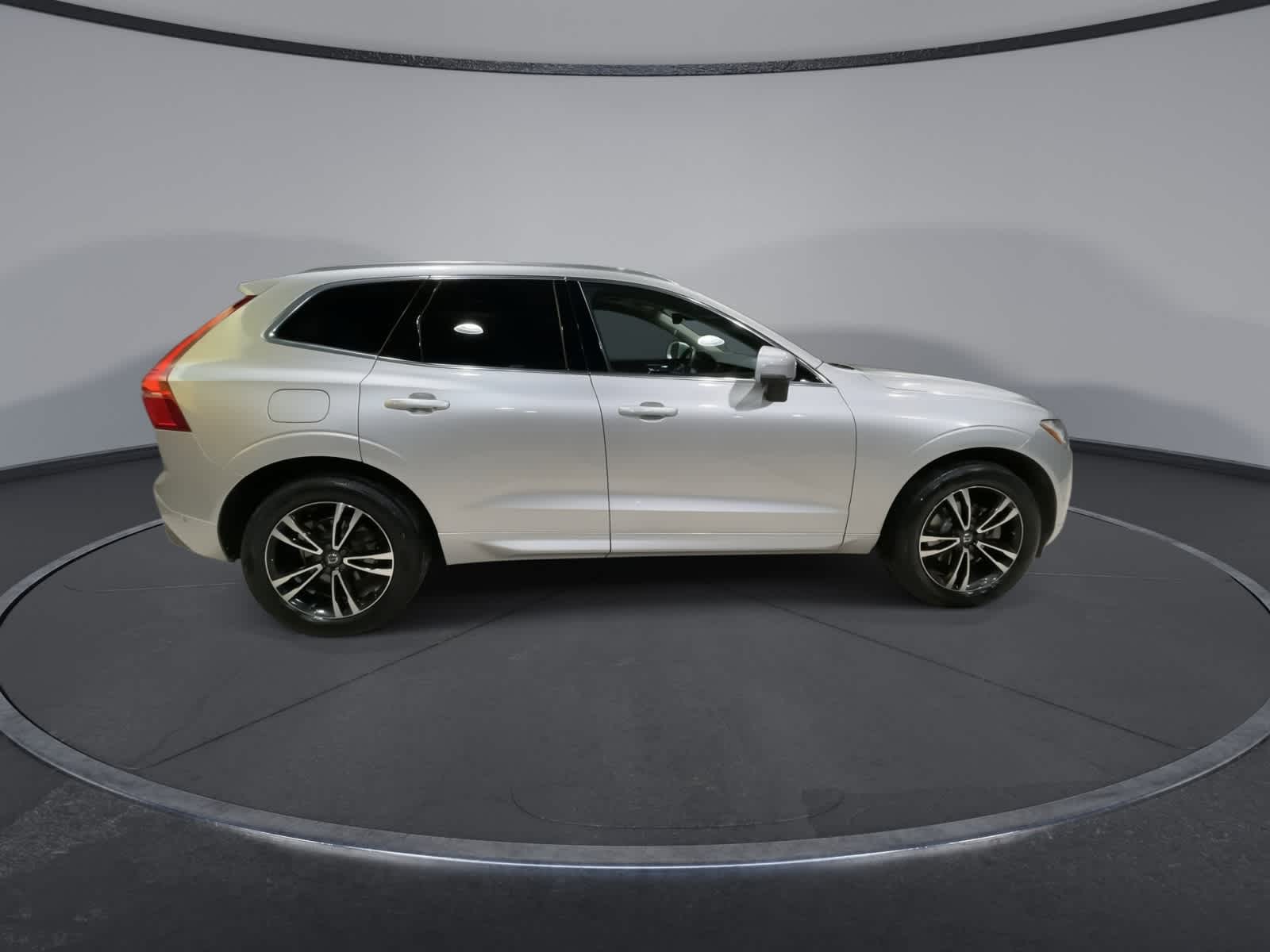 Thumbnail: 2019 Volvo XC60 - 13